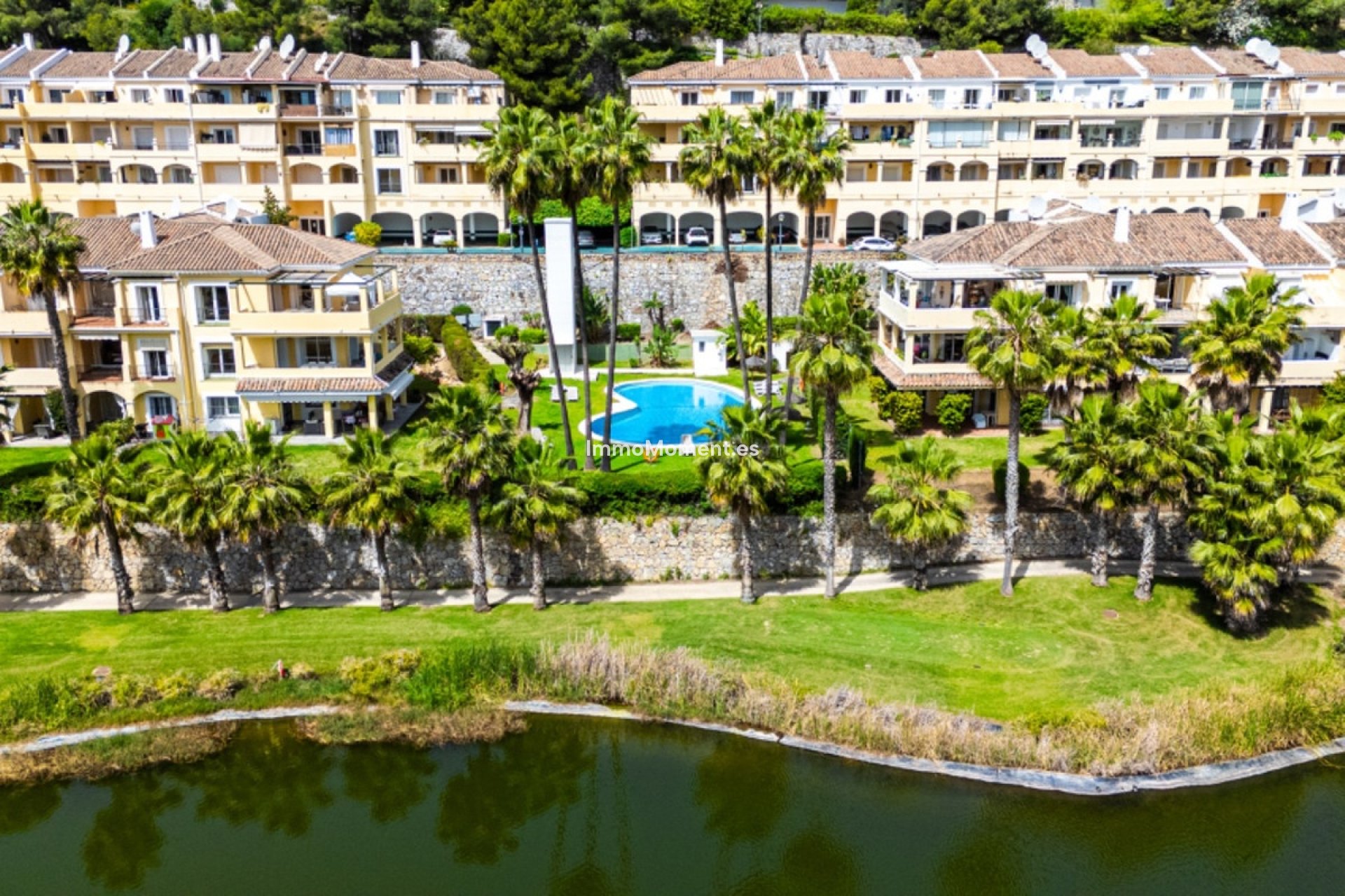 Resale - Apartment - Benahavís - Benahavís Centro