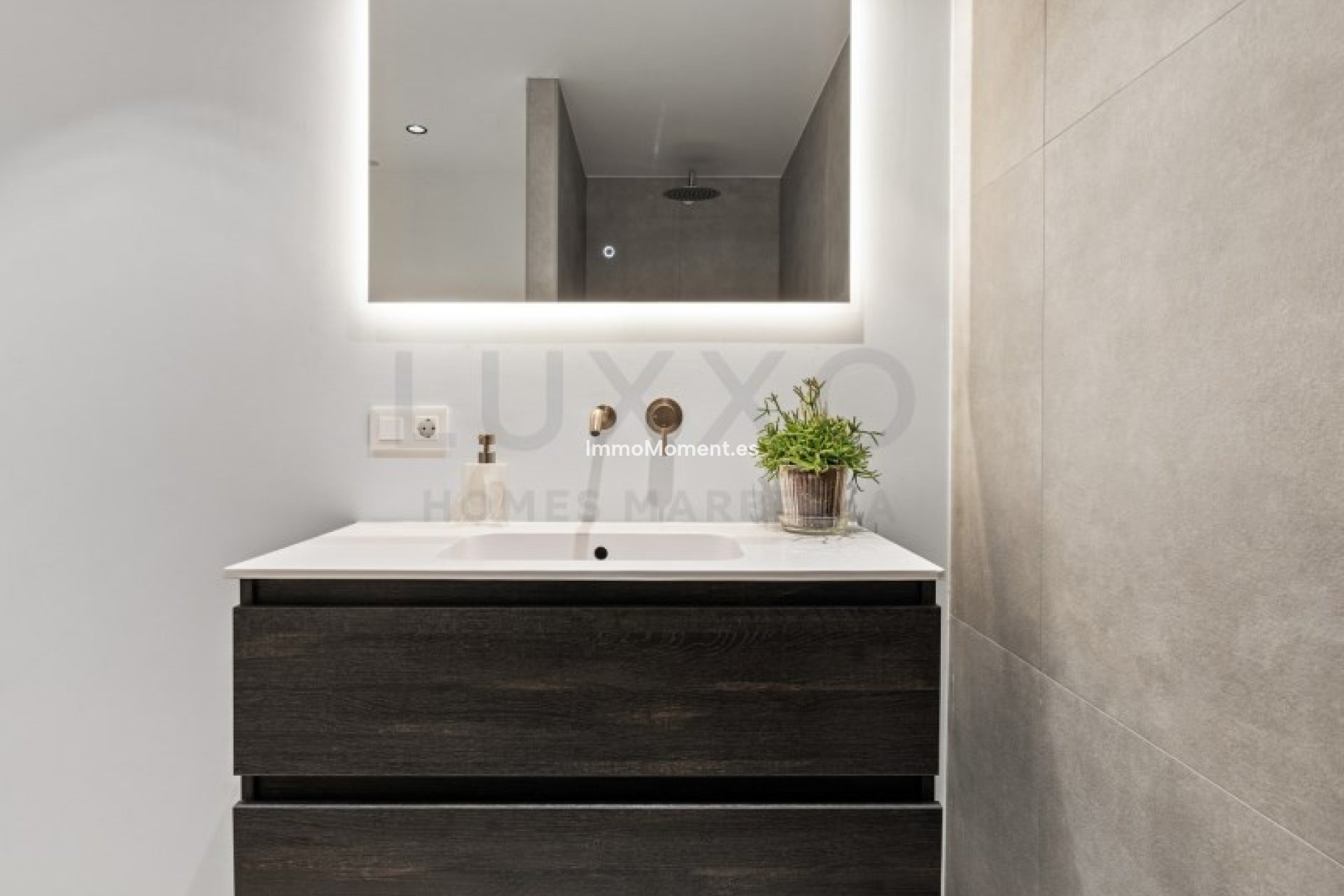 Resale - Apartment - Benahavís - Benahavís Centro