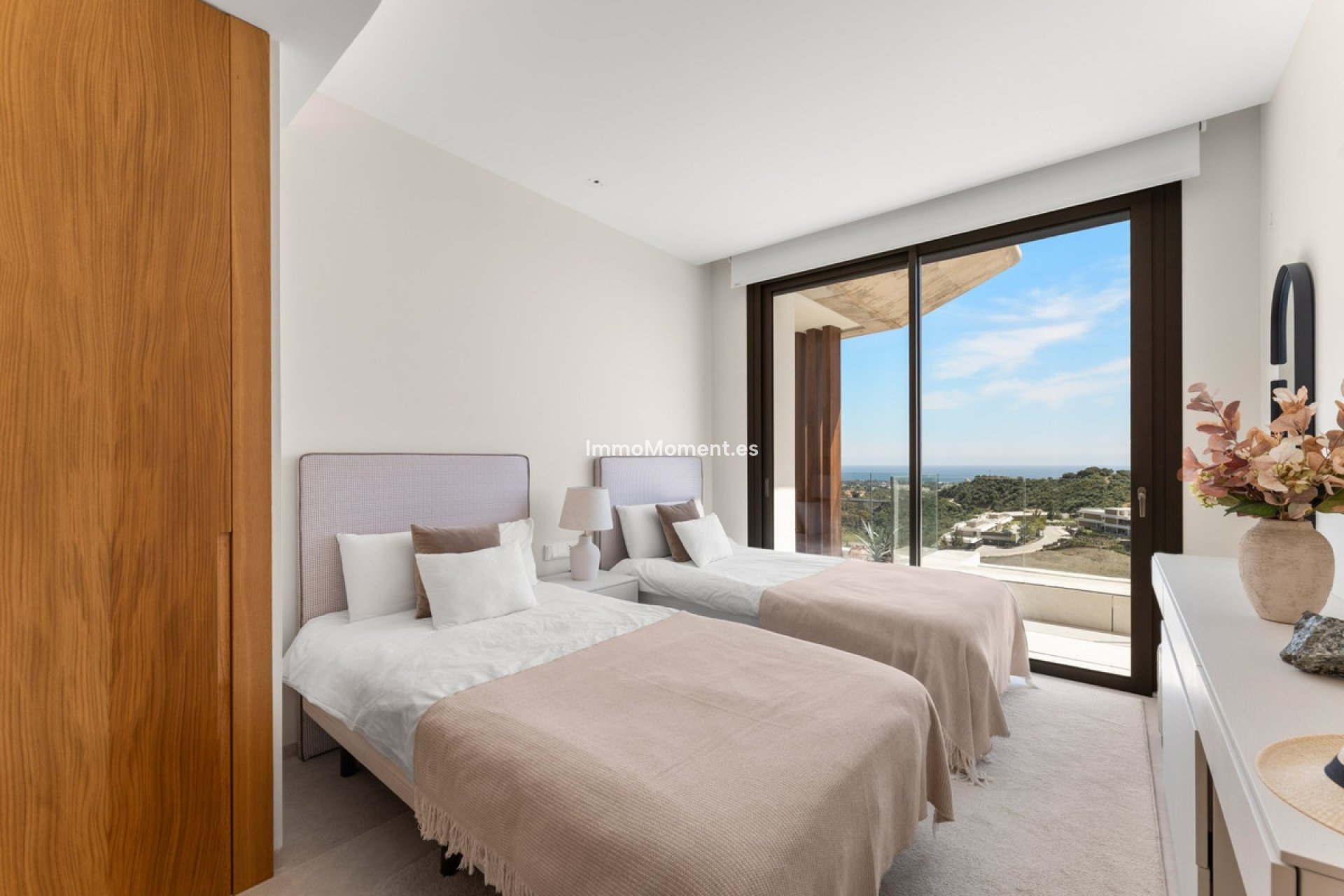 Resale - Apartment - Benahavís - Benahavís Centro