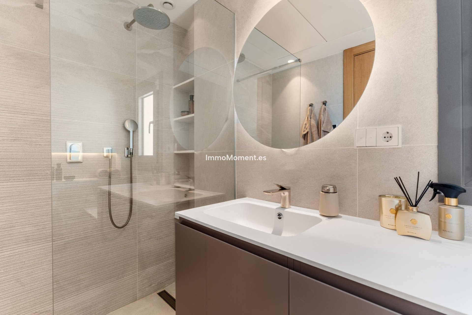 Resale - Apartment - Benahavís - Benahavís Centro