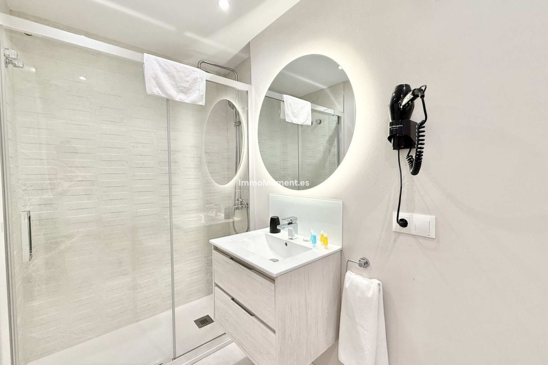 Resale - Apartment - Benahavís - Benahavís Centro