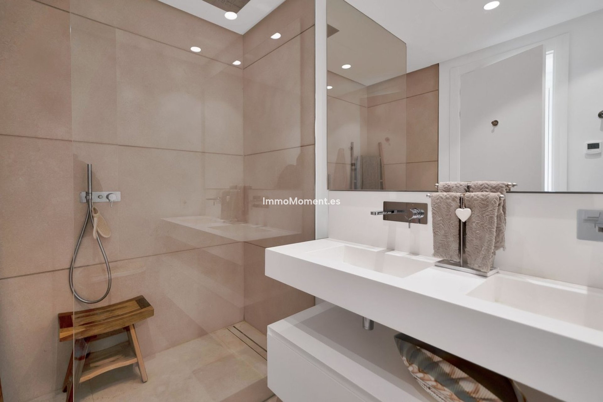 Resale - Apartment - Benahavís - Benahavís Centro