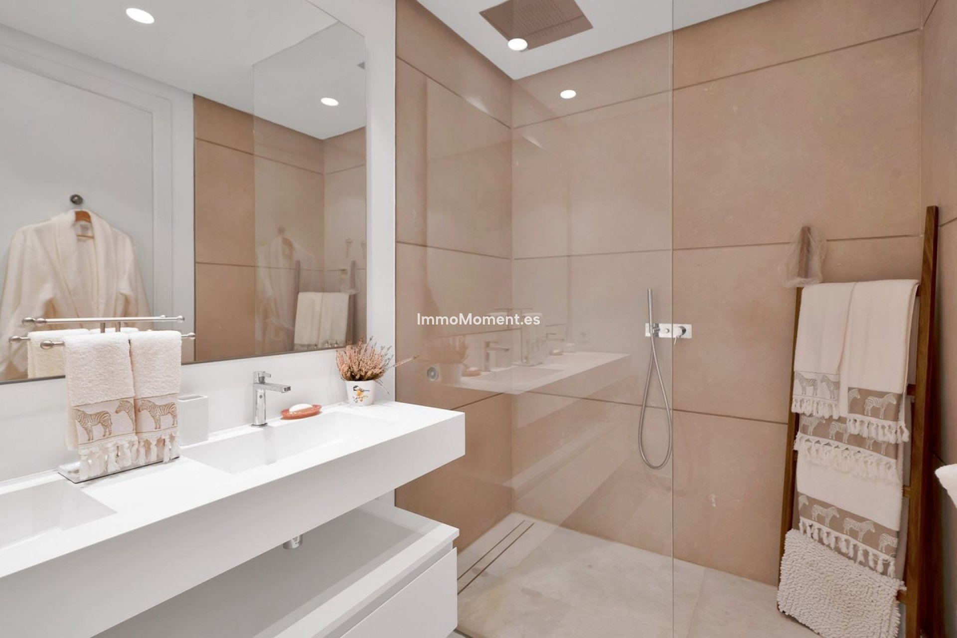 Resale - Apartment - Benahavís - Benahavís Centro