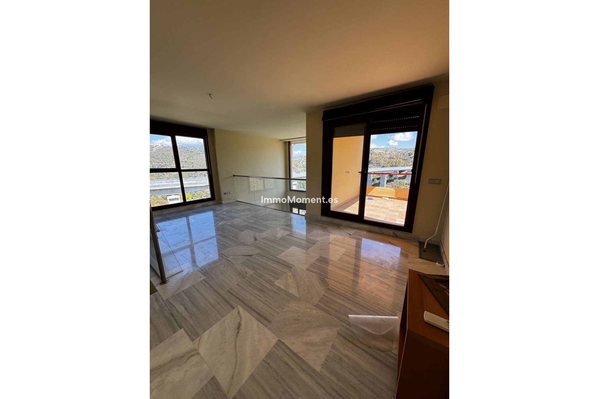 Resale - Apartment - Benahavís - Benahavís Centro