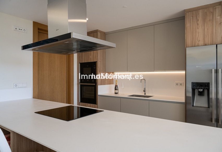 Resale - Apartment - Benahavís - Benahavís Centro