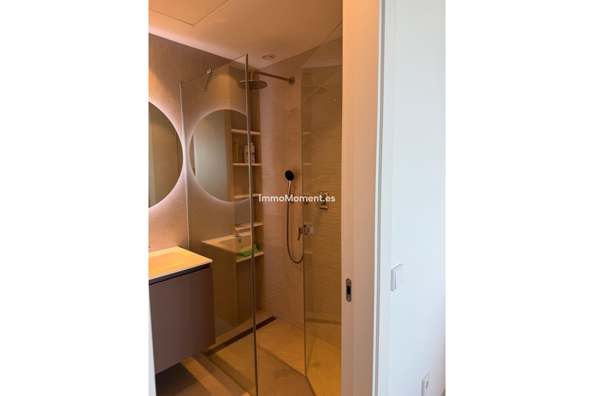 Resale - Apartment - Benahavís - Benahavís Centro