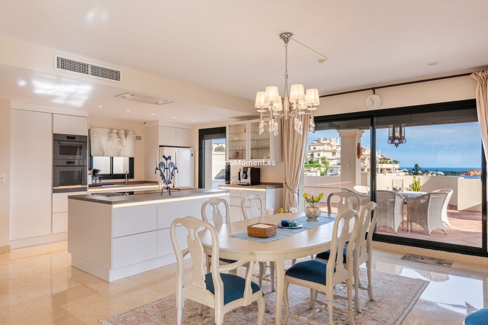 Resale - Apartment - Benahavís - Benahavís Centro