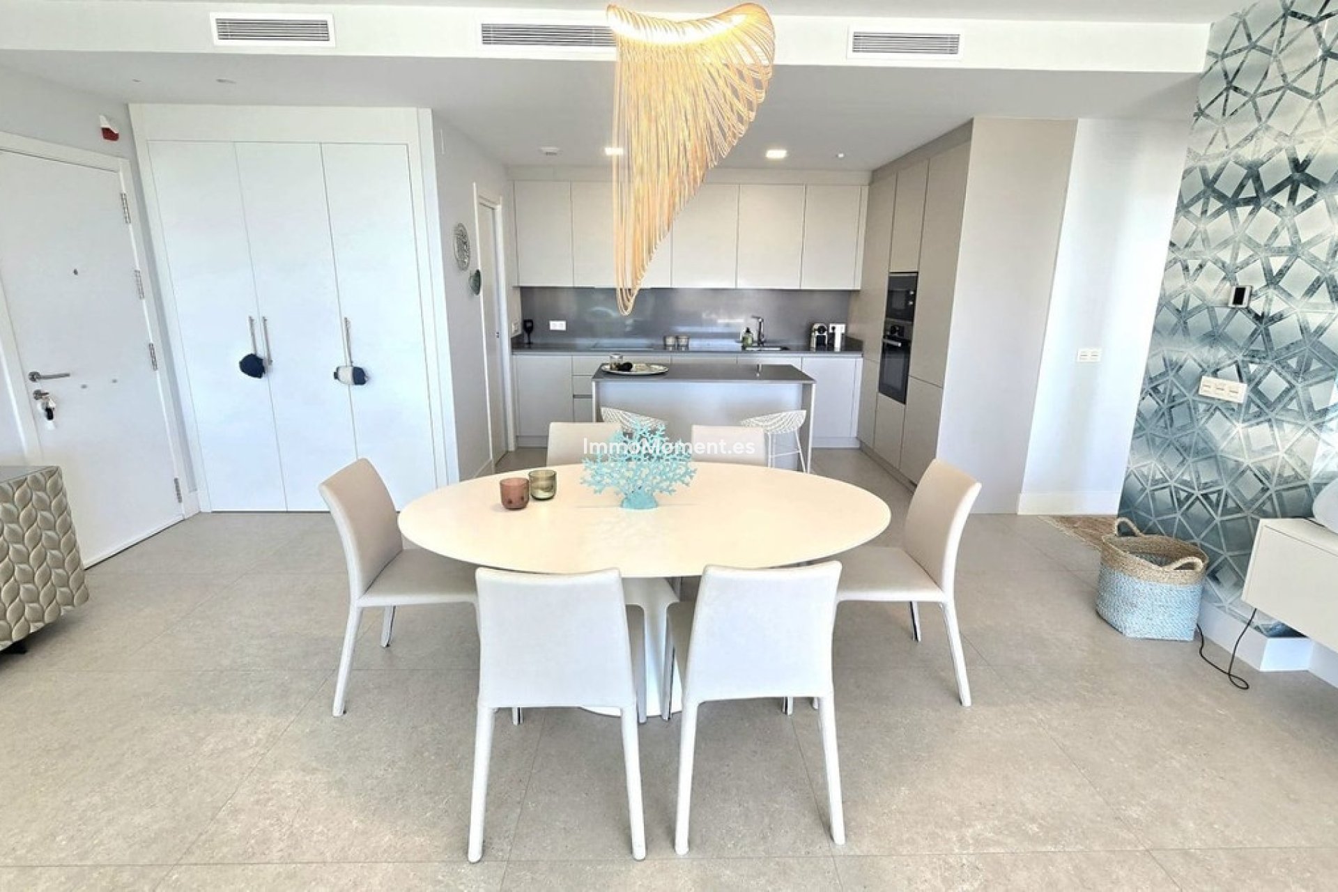 Resale - Apartment - Benahavís - Benahavís Centro