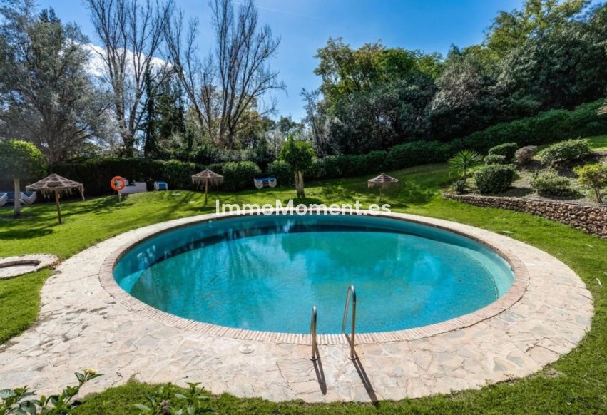 Resale - Apartment - Benahavís - Benahavís Centro