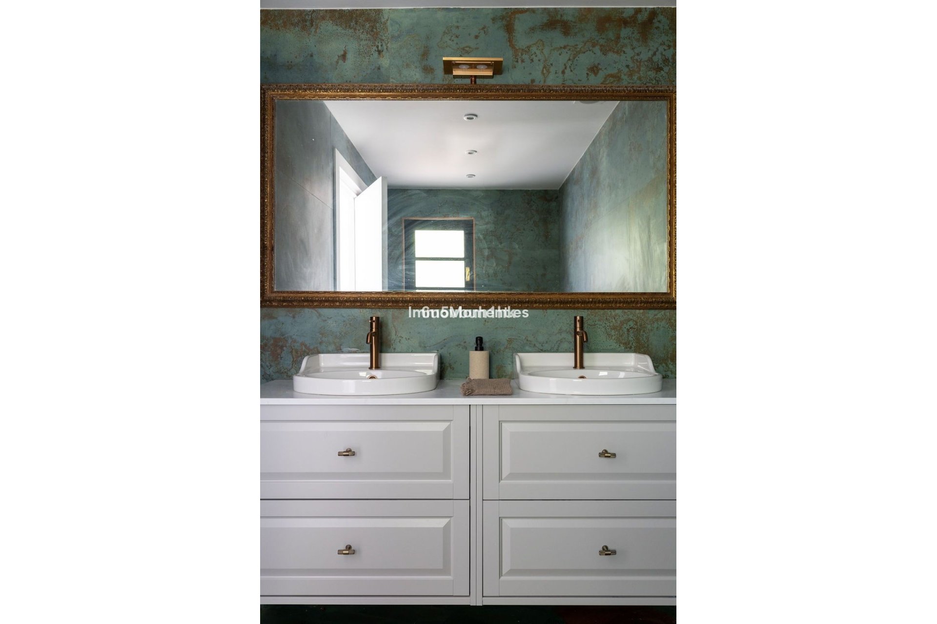 Resale - Apartment - Benahavís - Benahavís Centro