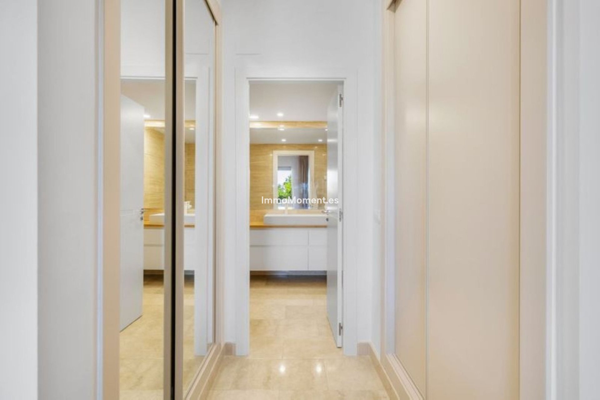 Resale - Apartment - Benahavís - Benahavís Centro