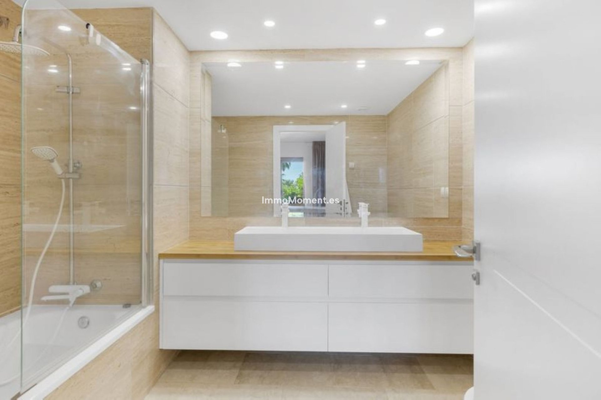 Resale - Apartment - Benahavís - Benahavís Centro