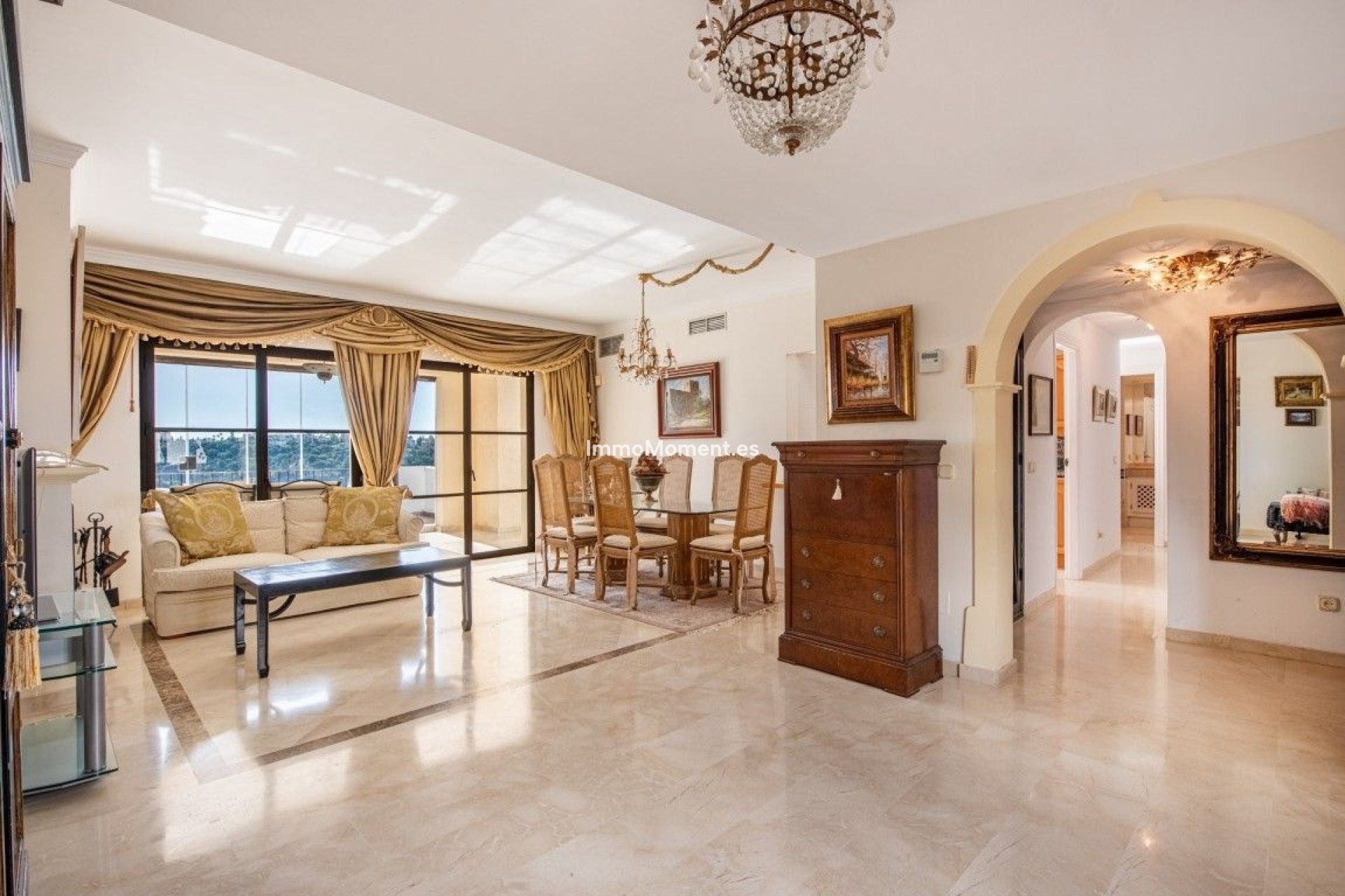 Resale - Apartment - Benahavís - Benahavís Centro