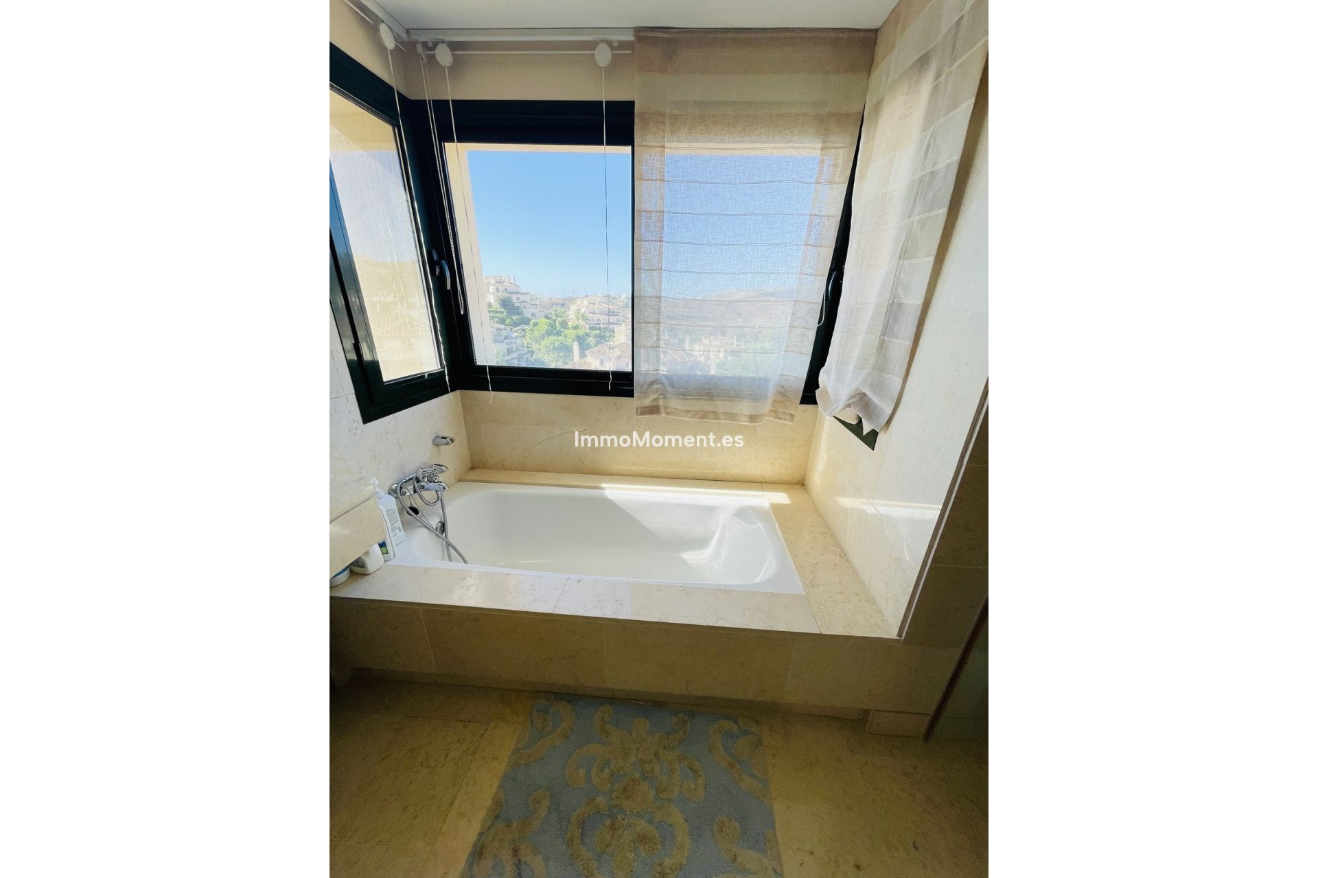 Resale - Apartment - Benahavís - Benahavís Centro