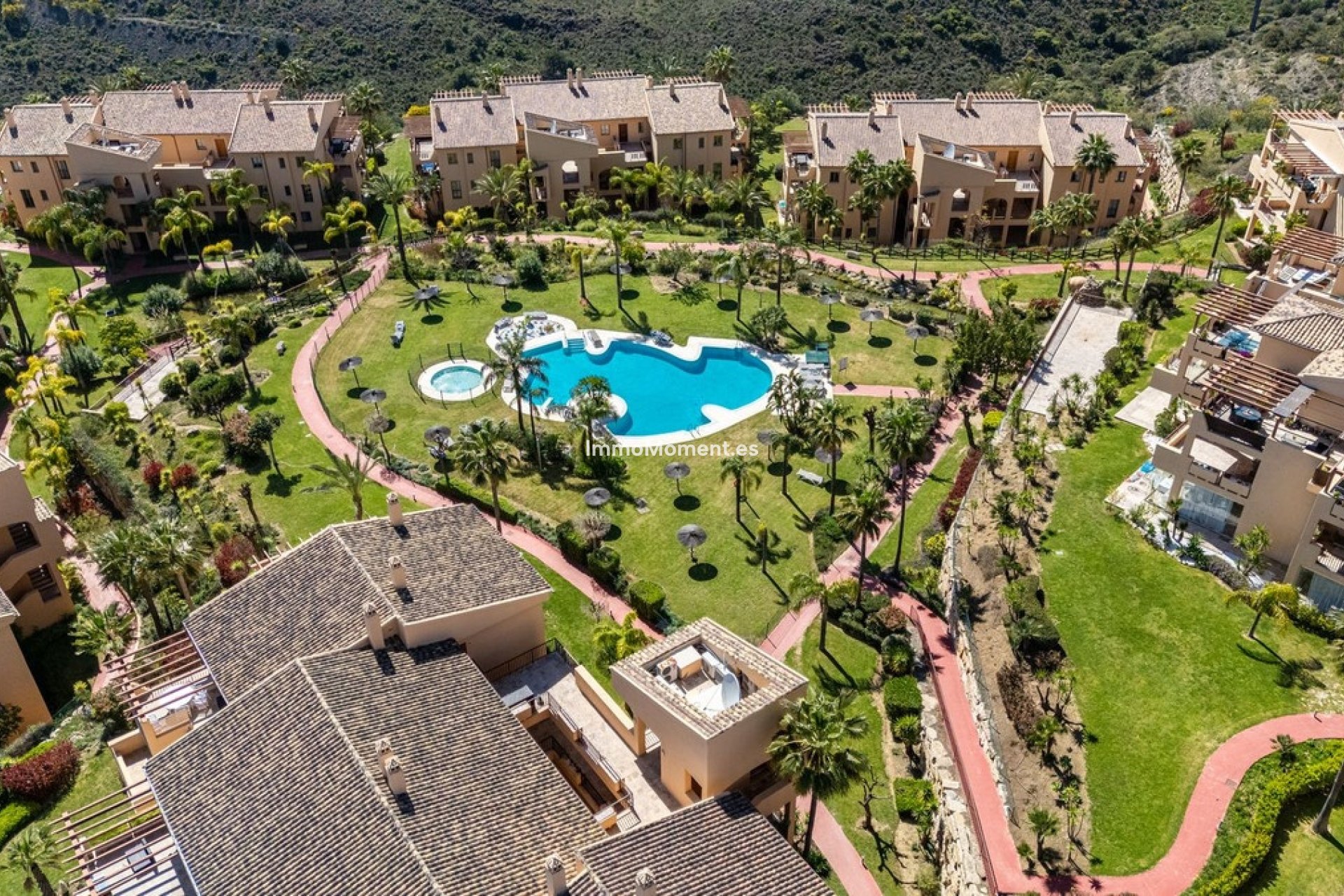 Resale - Apartment - Benahavís - Benahavís Centro