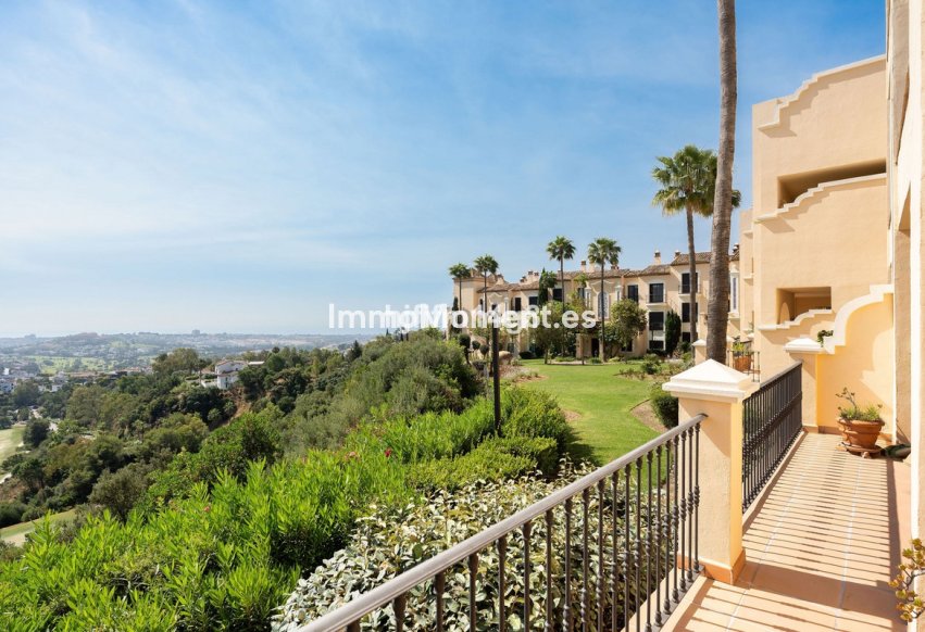Resale - Apartment - Benahavís - Benahavís Centro