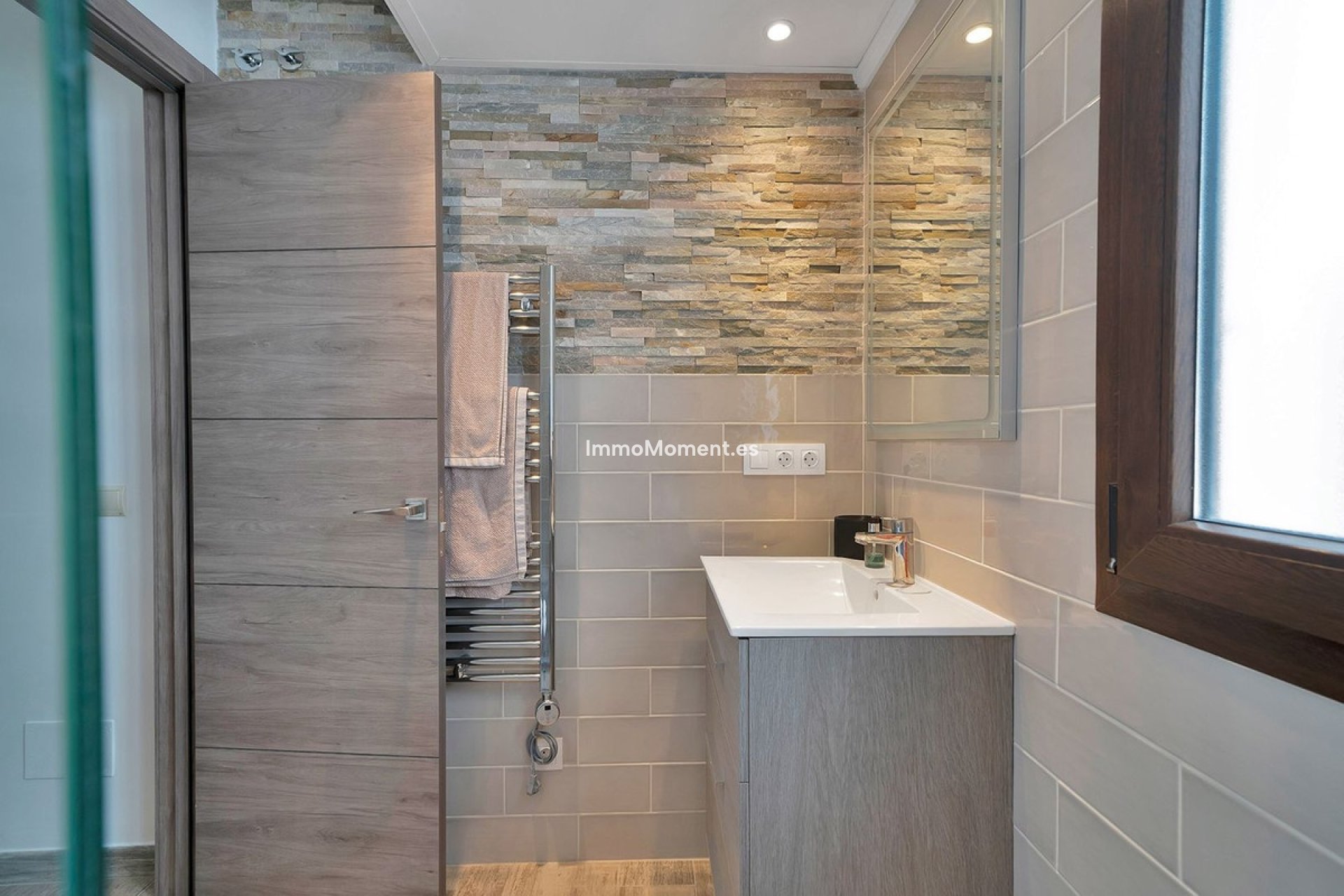 Resale - Apartment - Benahavís - Benahavís Centro