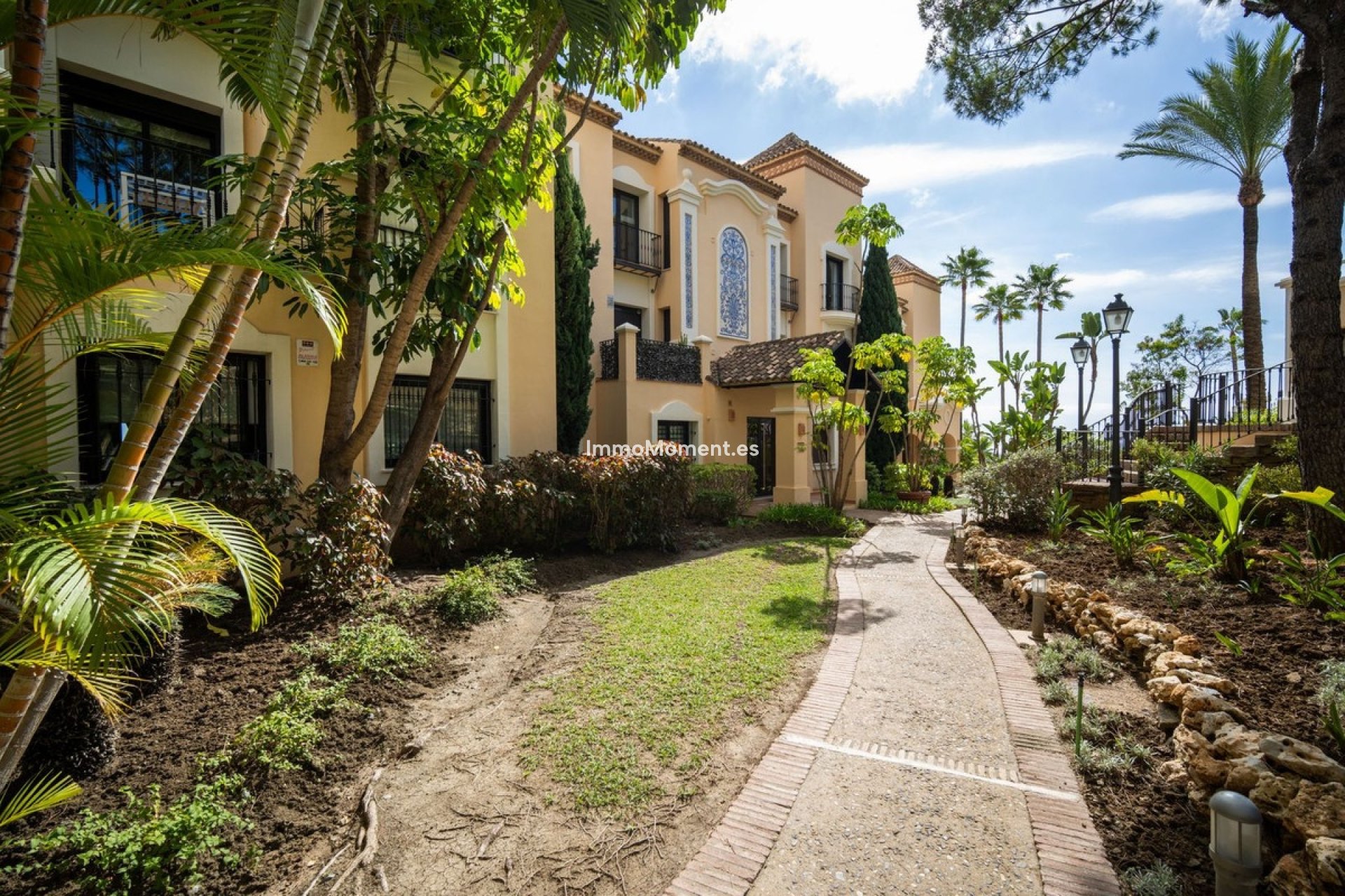 Resale - Apartment - Benahavís - Benahavís Centro