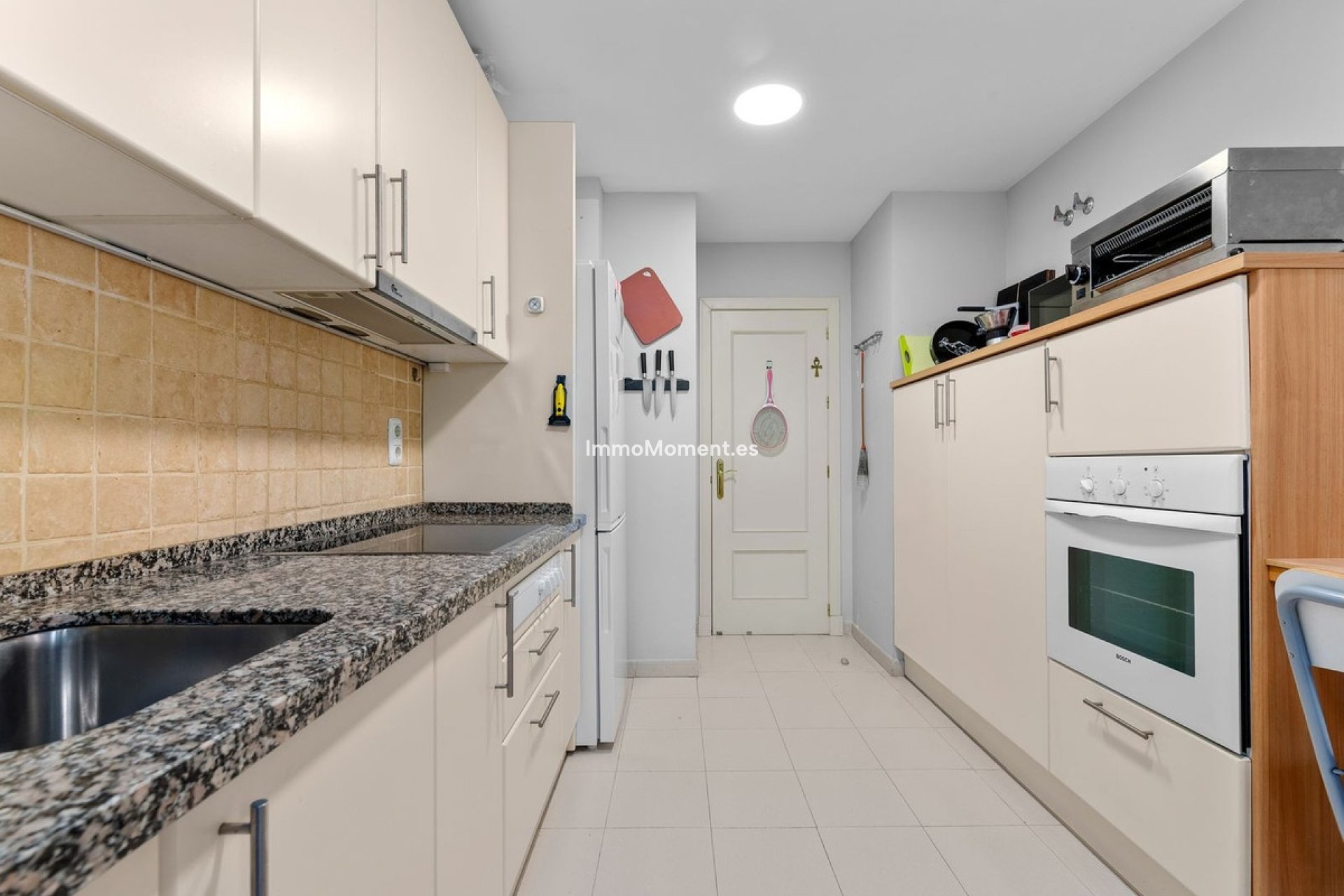 Resale - Apartment - Benahavís - Benahavís Centro