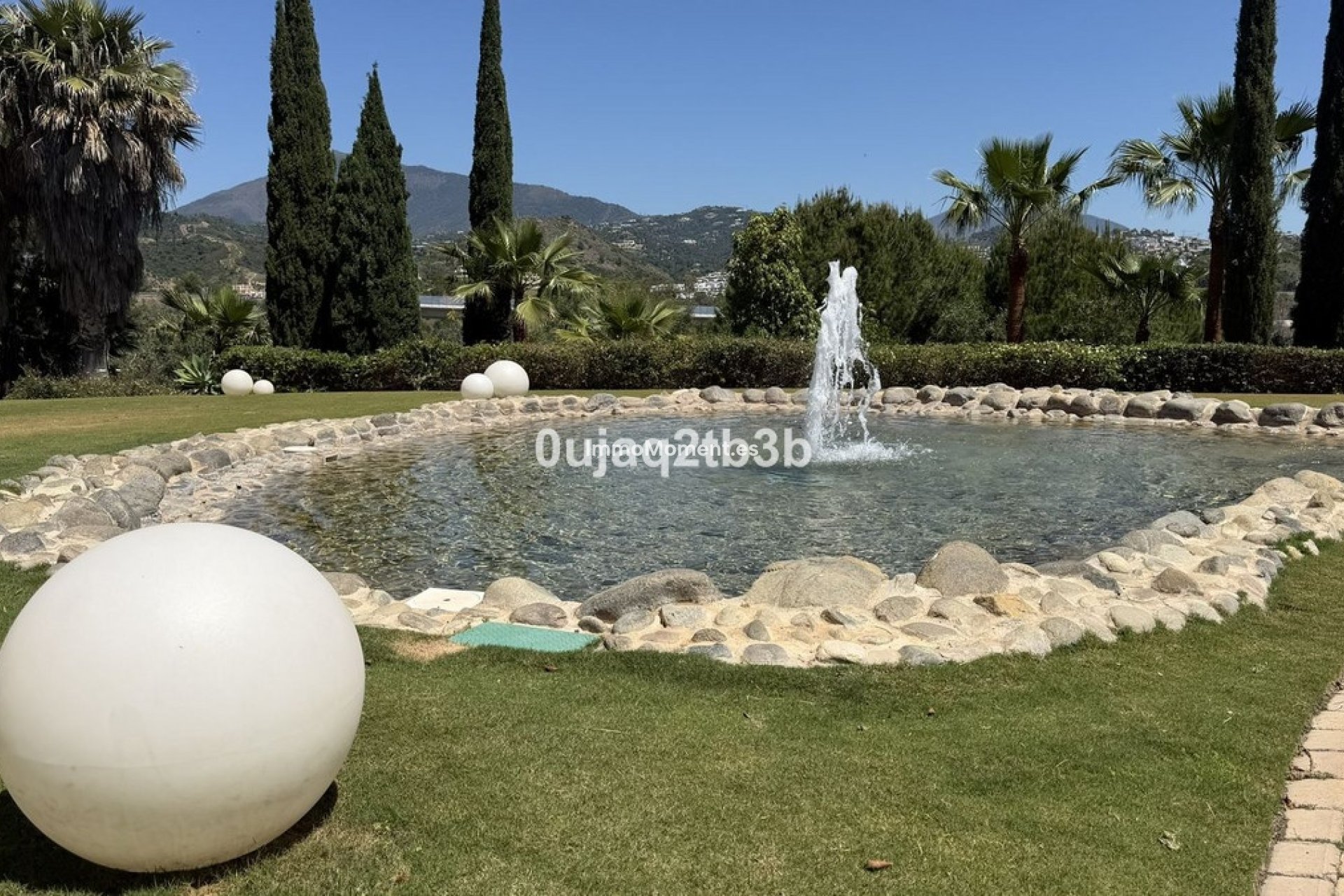 Resale - Apartment - Benahavís - Benahavís Centro