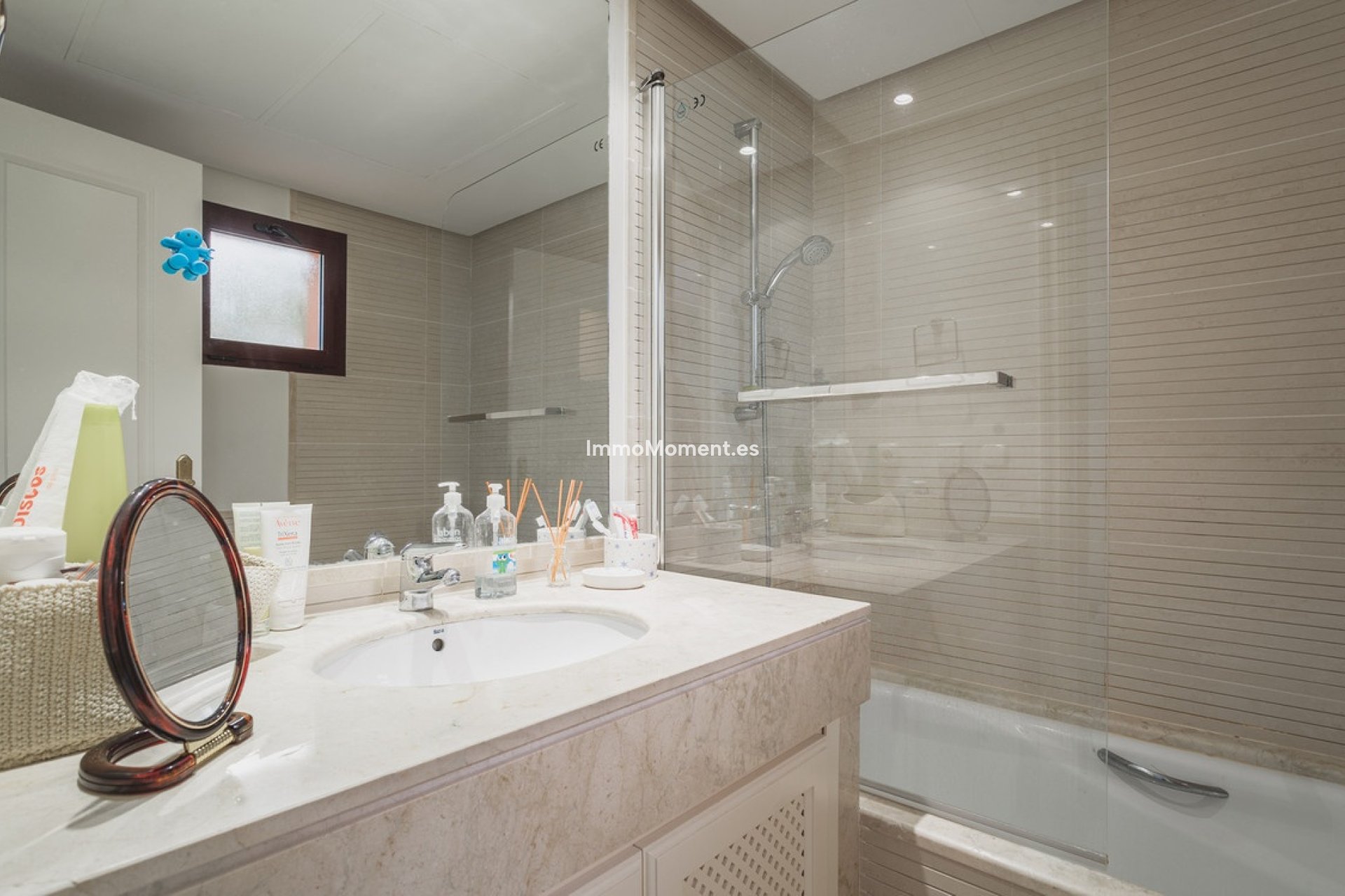Resale - Apartment - Benahavís - Benahavís Centro