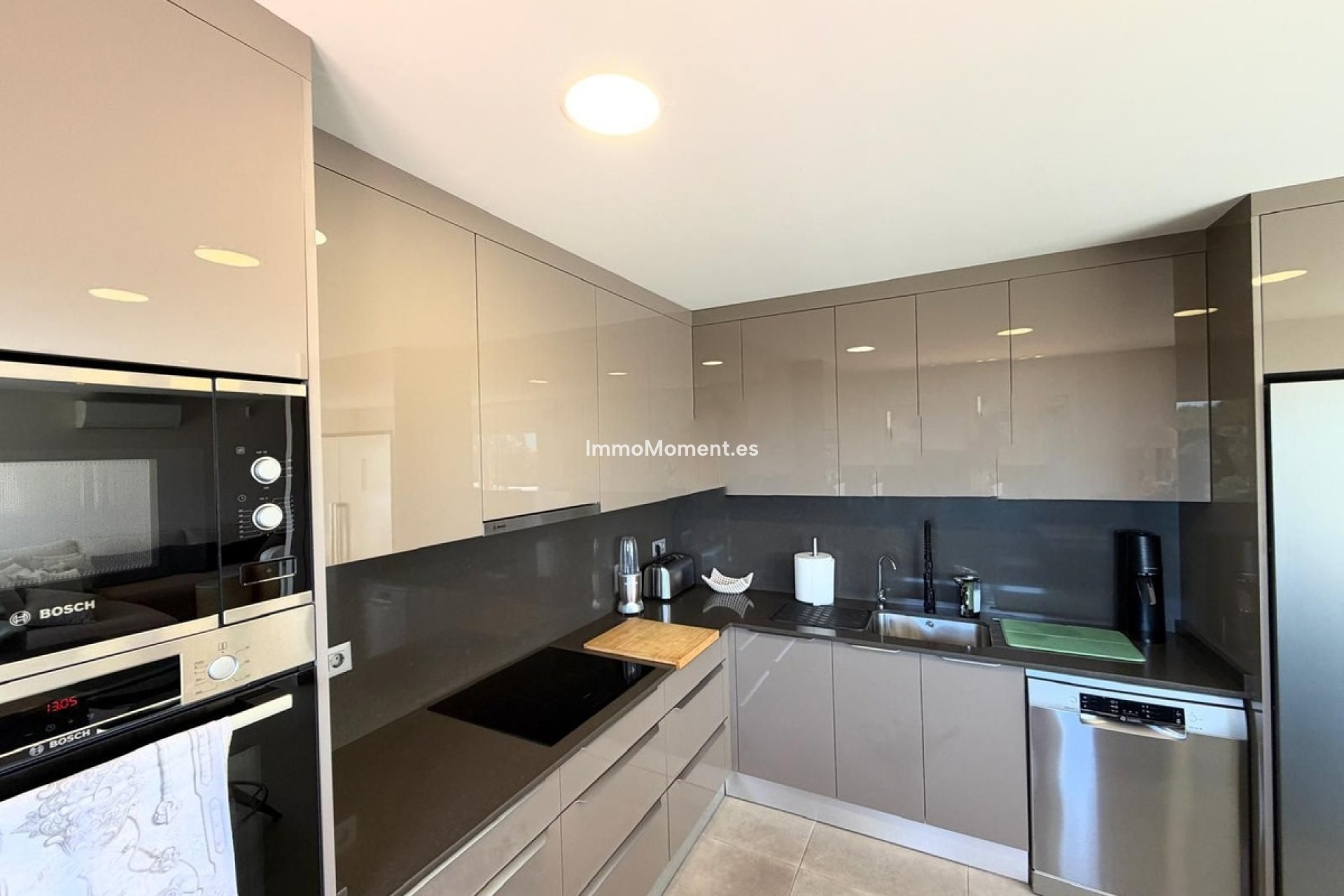 Resale - Apartment - Benahavís - Benahavís Centro
