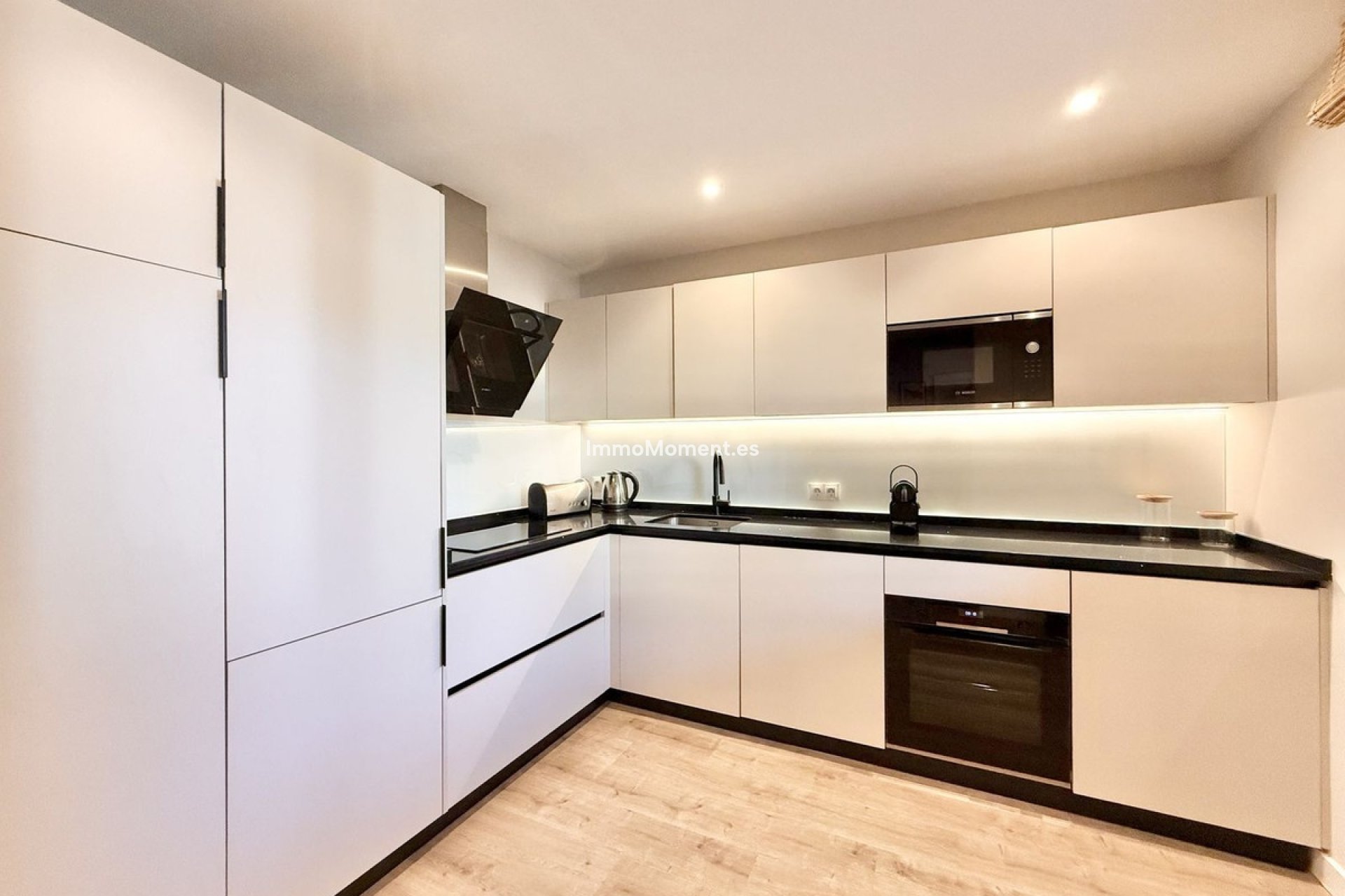 Resale - Apartment - Benahavís - Benahavís Centro