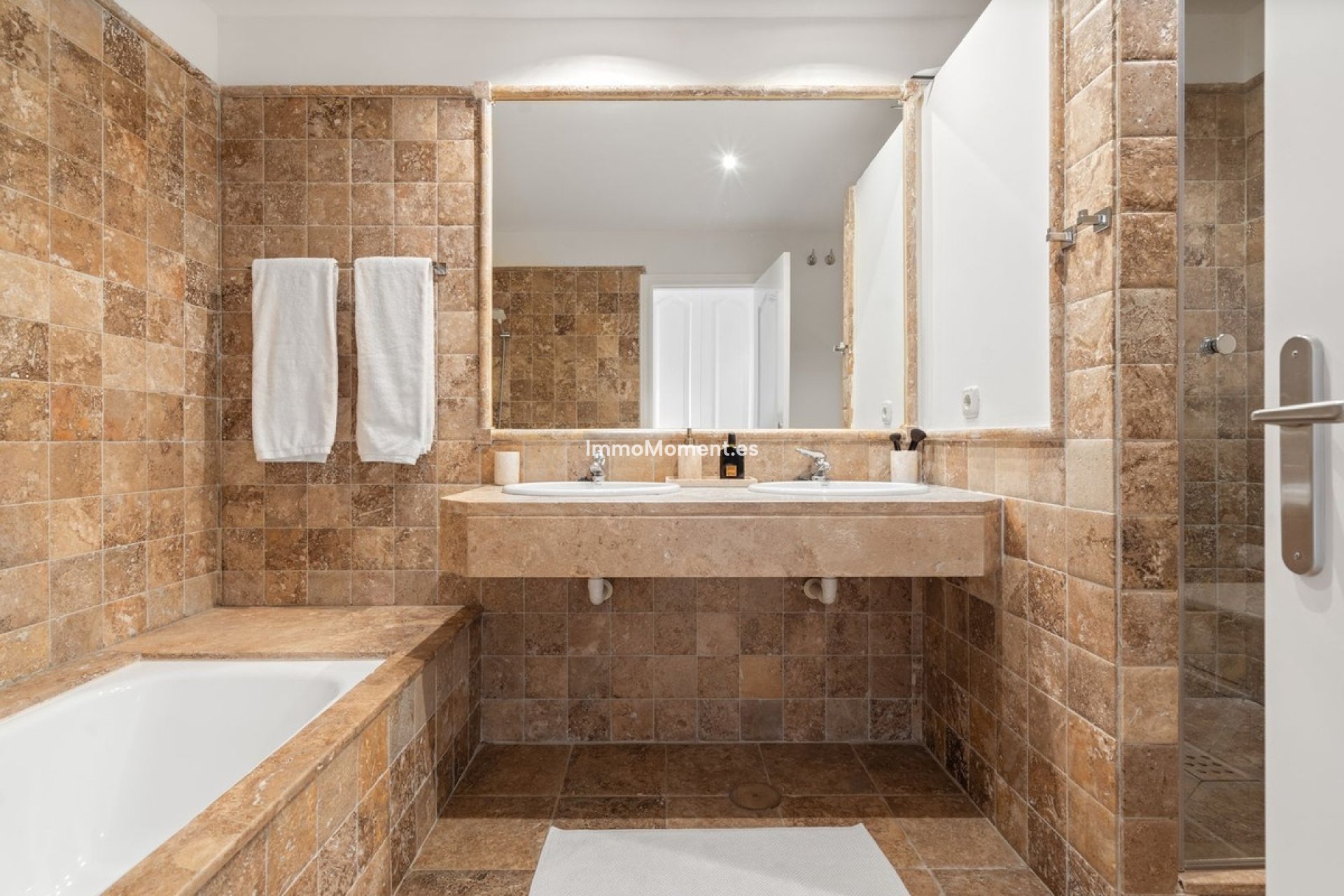 Resale - Apartment - Benahavís - Benahavís Centro