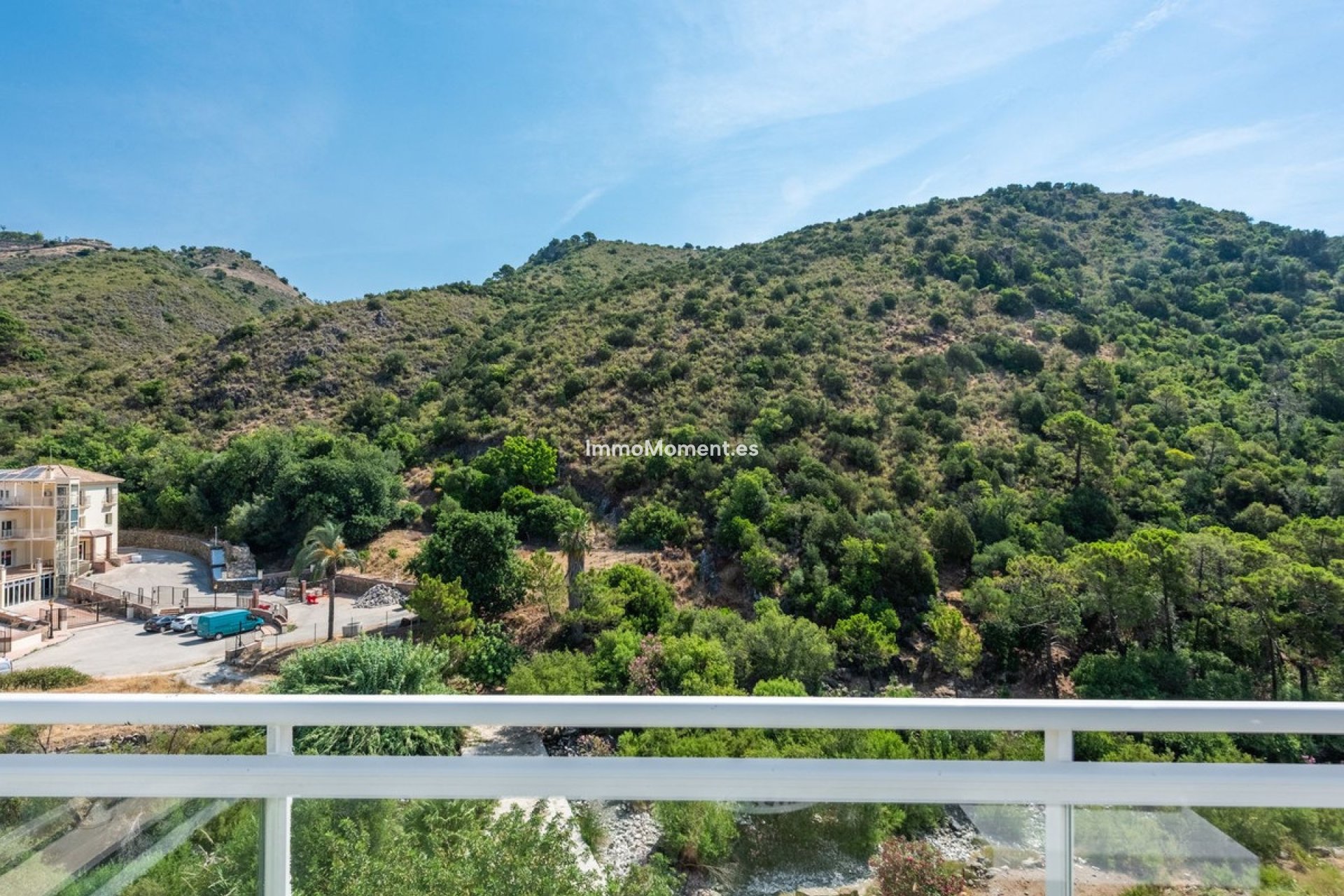 Resale - Apartment - Benahavís - Benahavís Centro