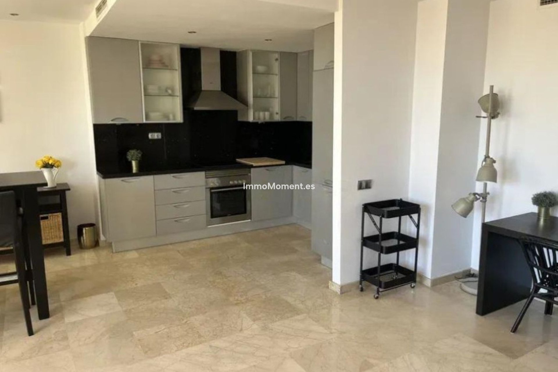 Resale - Apartment - Benahavís - Benahavís Centro