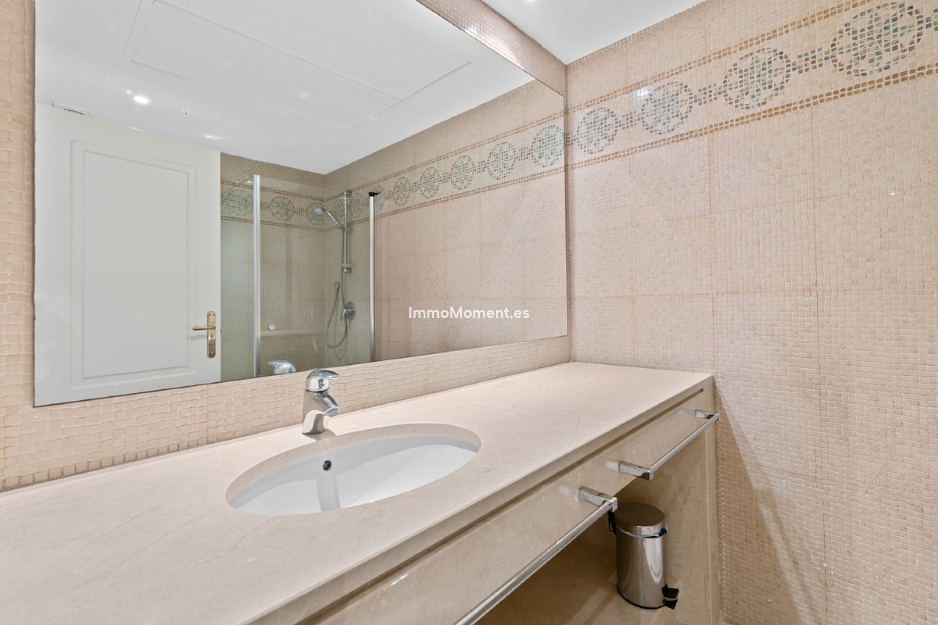 Resale - Apartment - Benahavís - Benahavís Centro