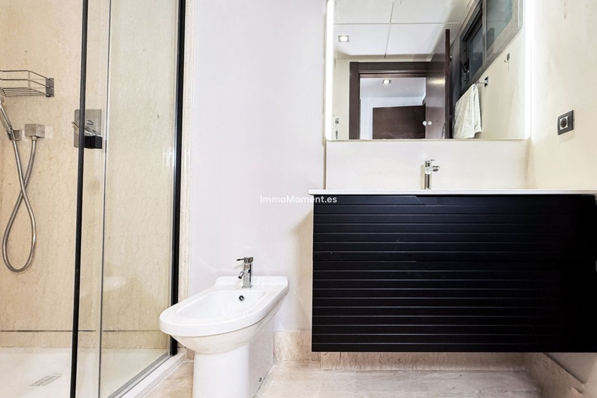 Resale - Apartment - Benahavís - Benahavís Centro