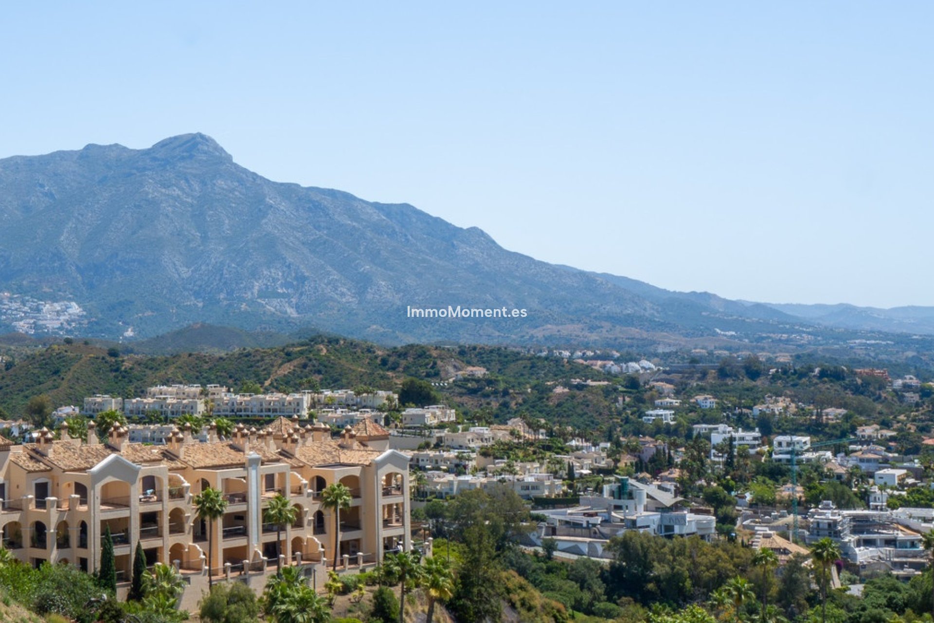 Resale - Apartment - Benahavís - Benahavís Centro