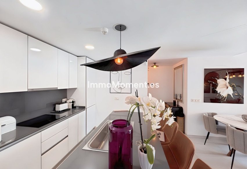 Resale - Apartment - Benahavís - La Quinta