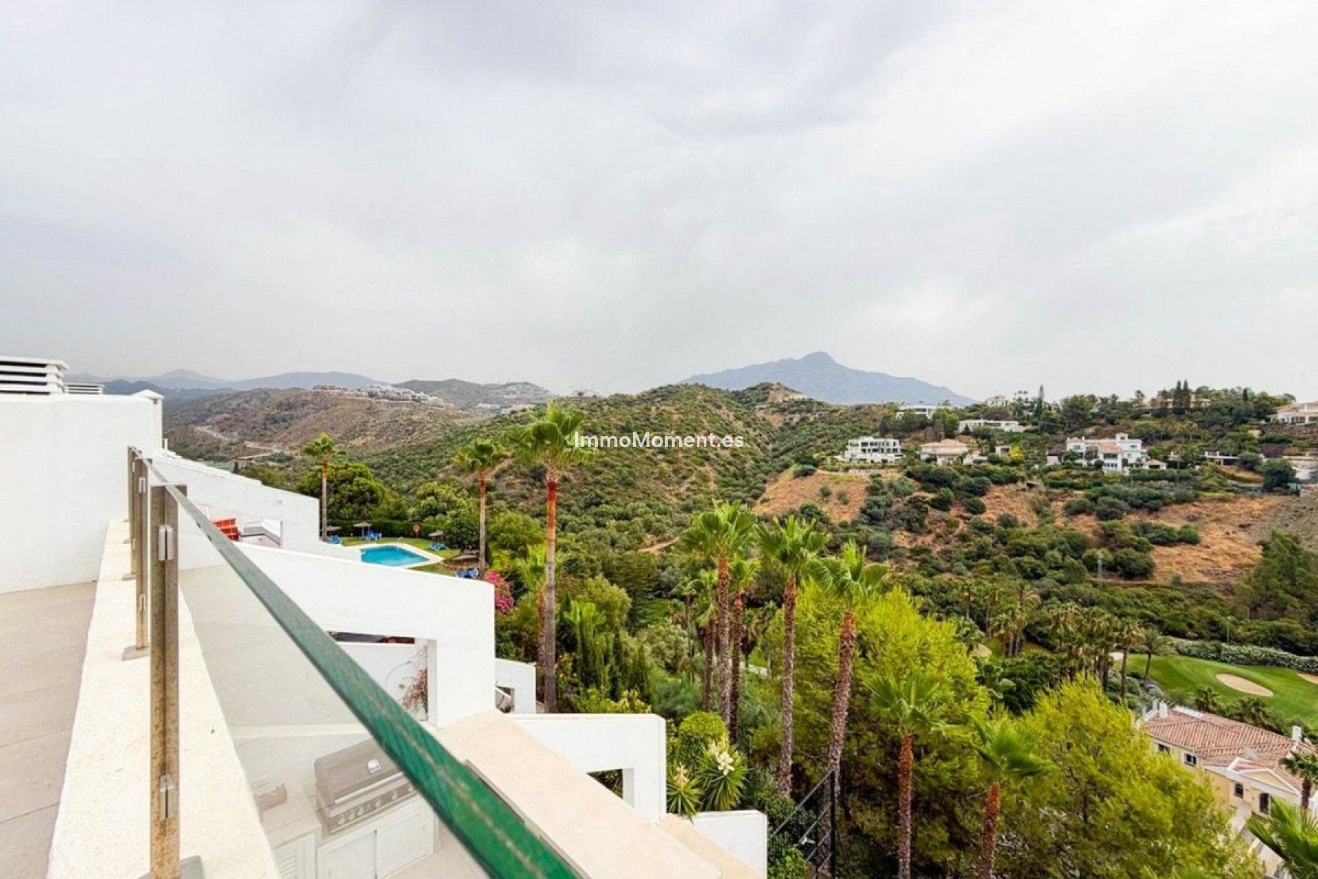 Resale - Apartment - Benahavís - La Quinta