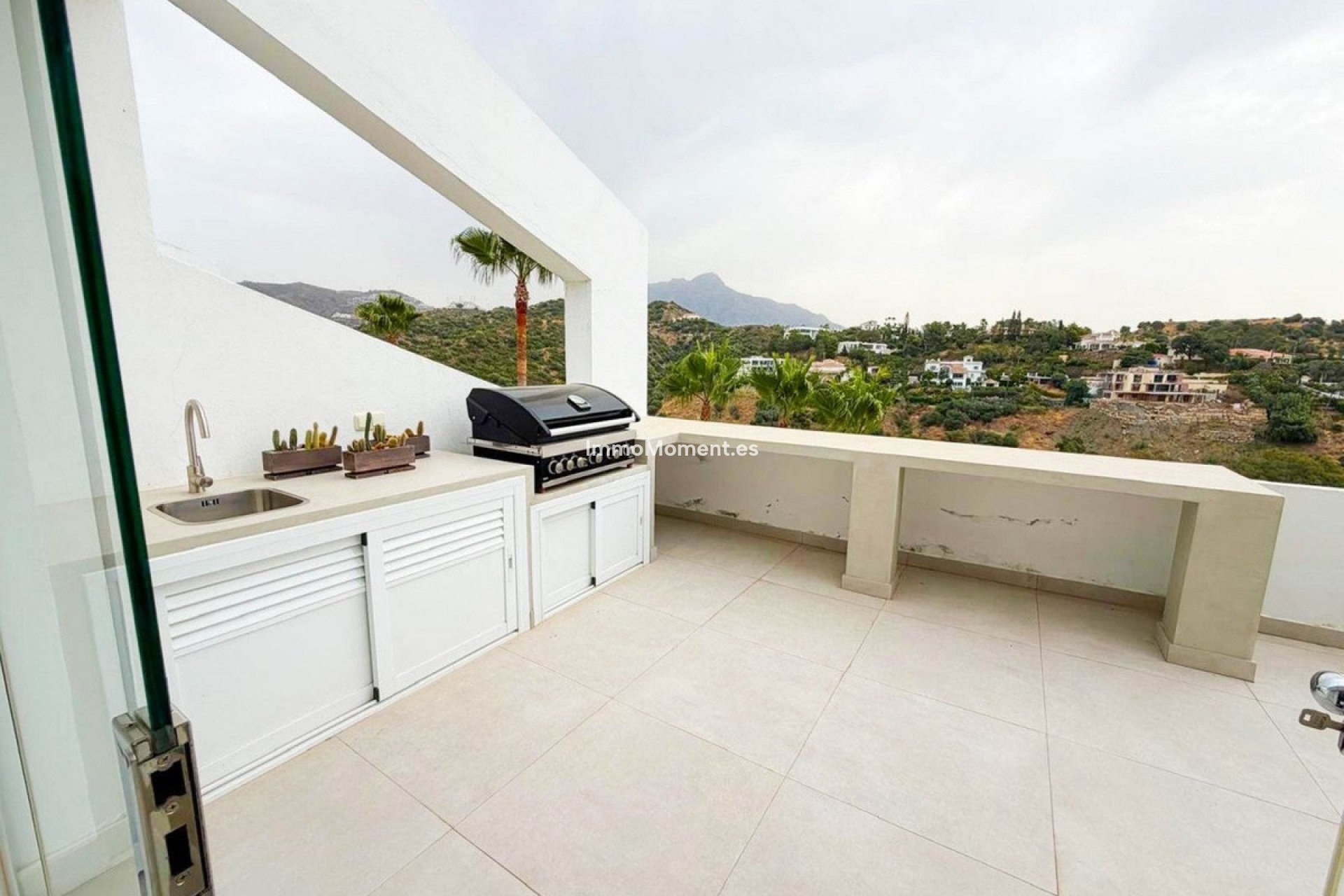 Resale - Apartment - Benahavís - La Quinta
