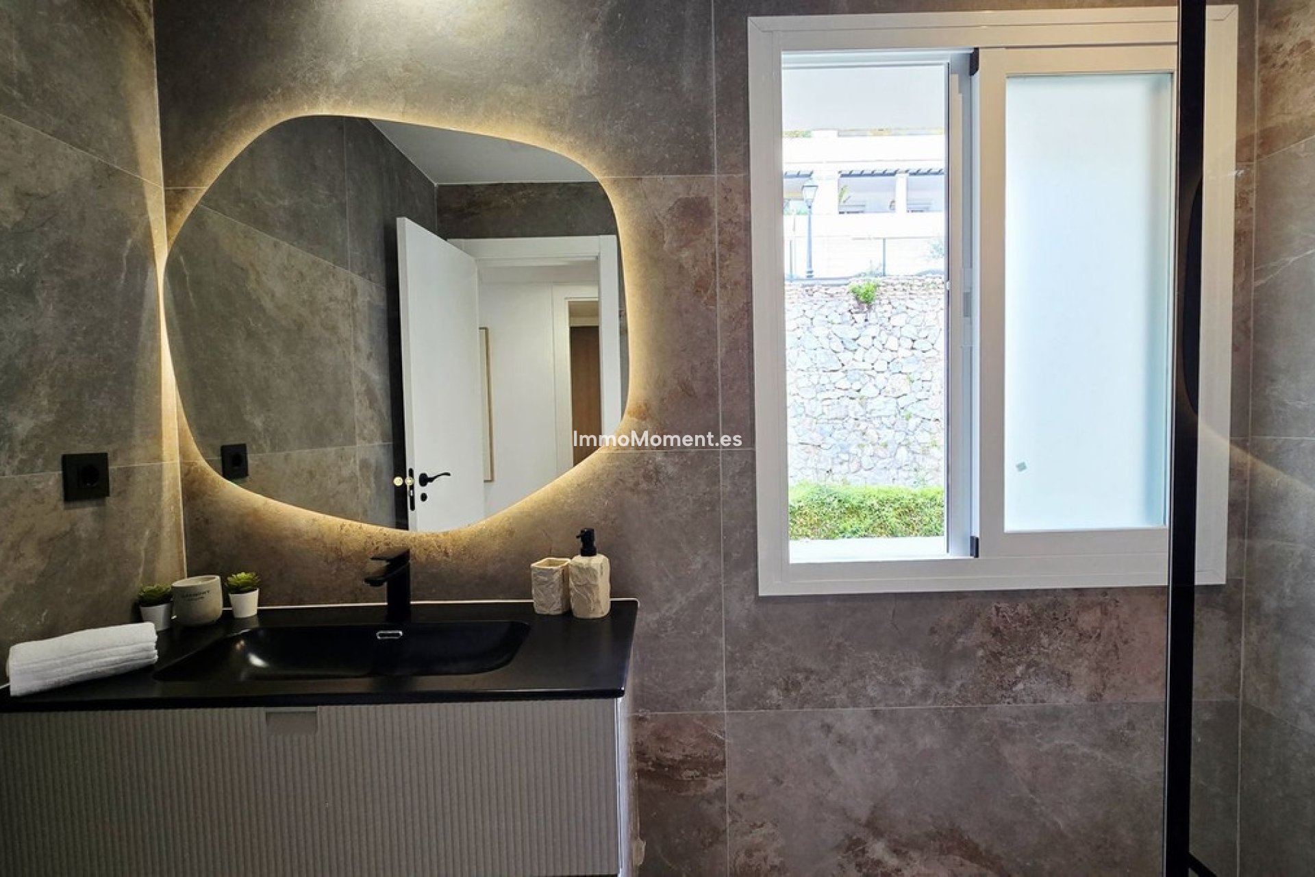 Resale - Apartment - Benahavís - La Quinta