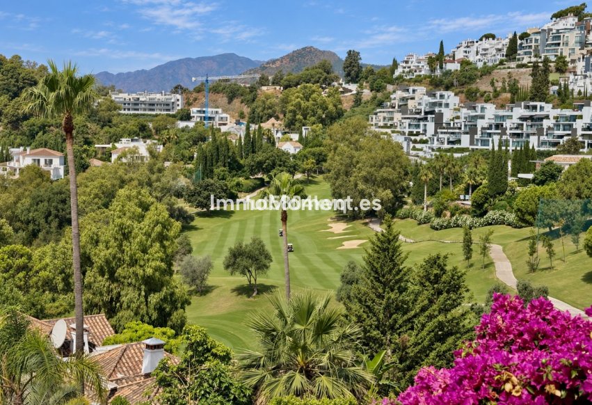 Resale - Apartment - Benahavís - La Quinta