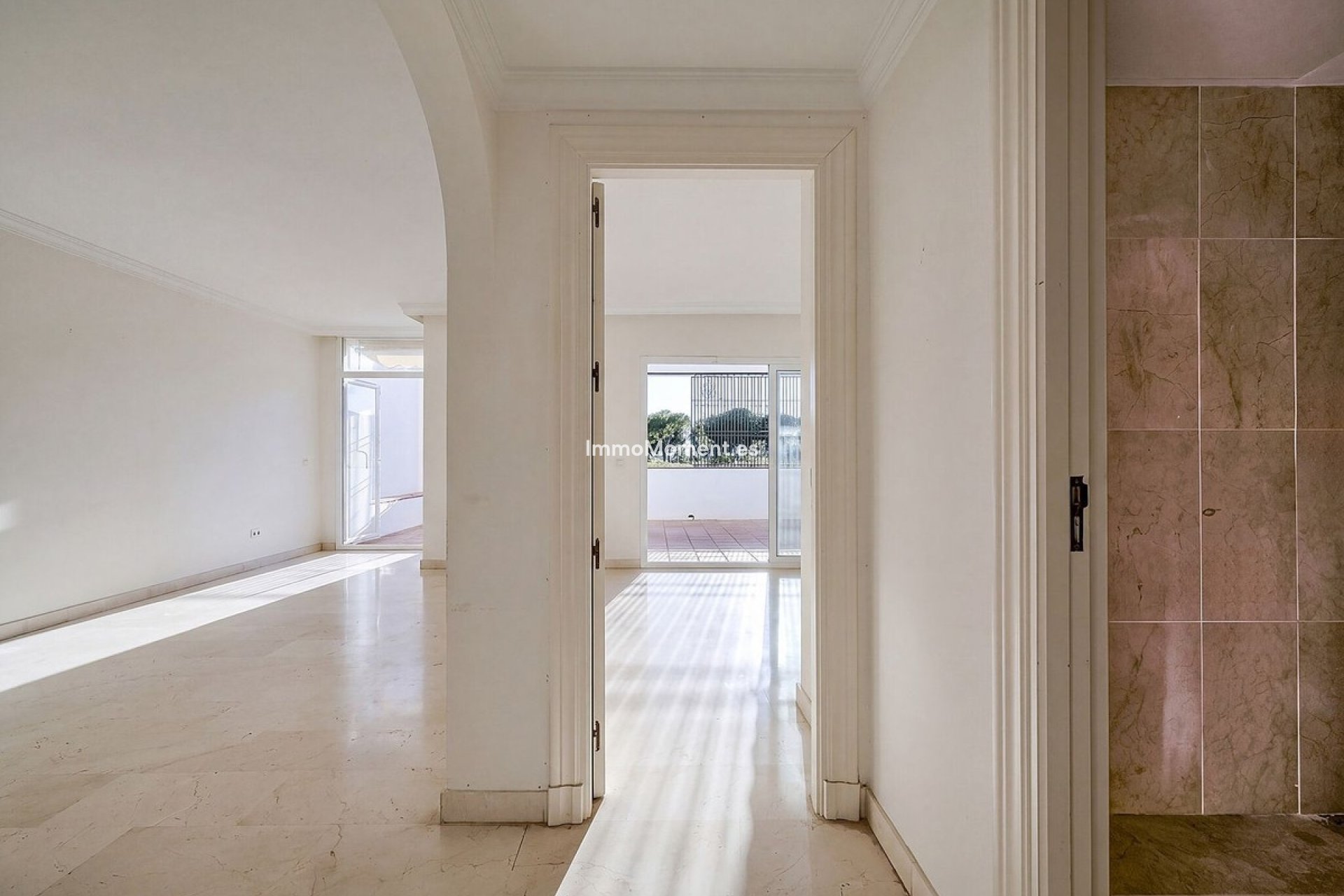 Resale - Apartment - Benahavís - La Quinta