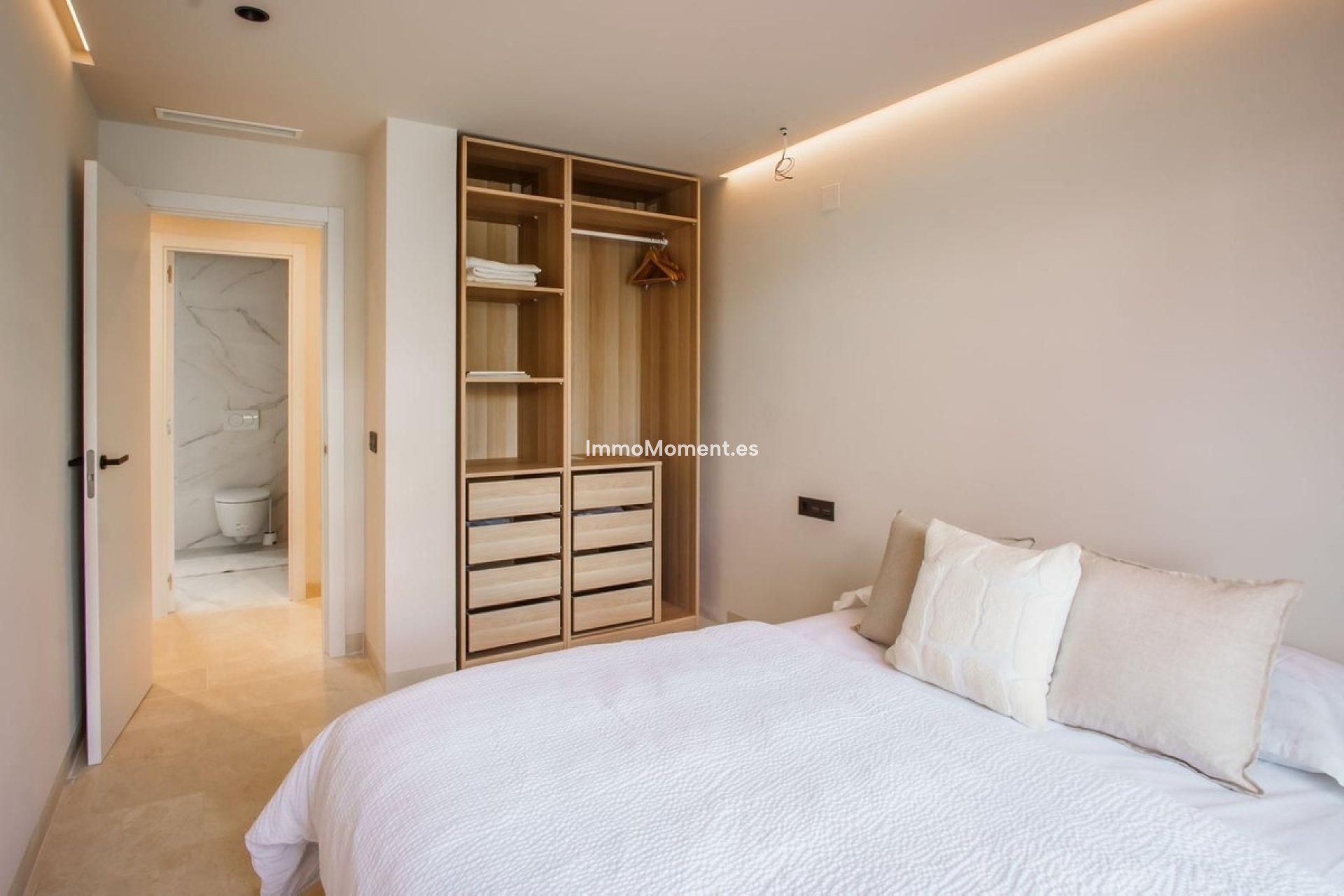 Resale - Apartment - Benahavís - La Quinta