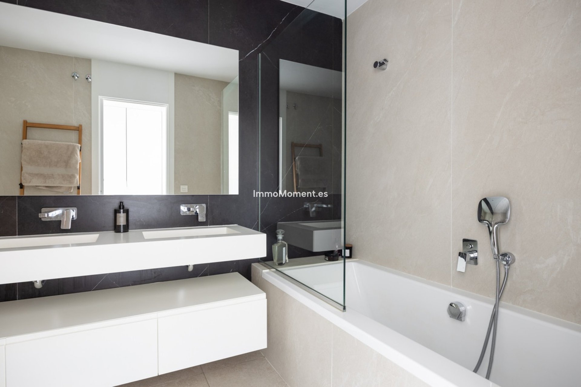 Resale - Apartment - Benahavís - La Quinta