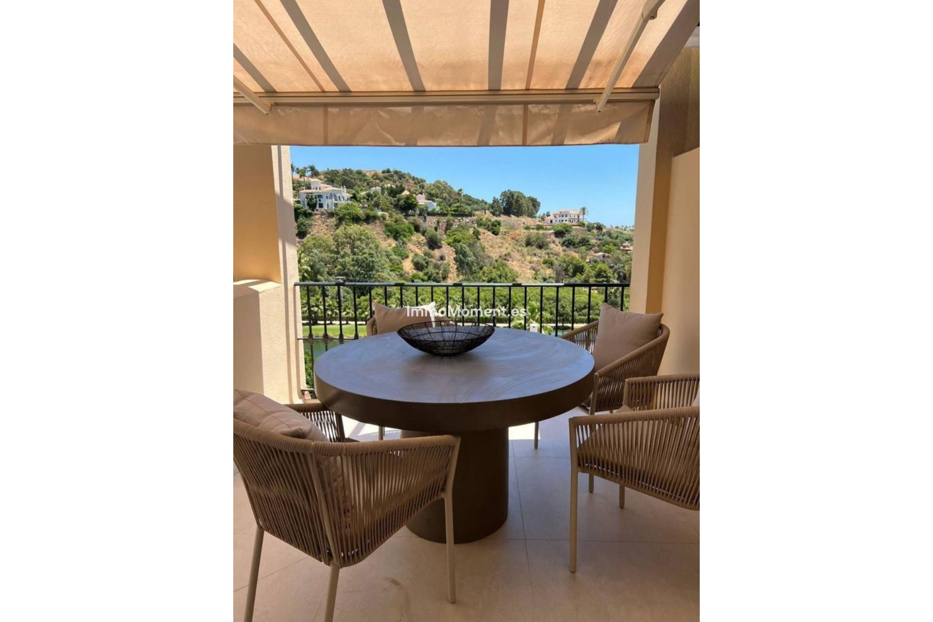 Resale - Apartment - Benahavís - La Quinta