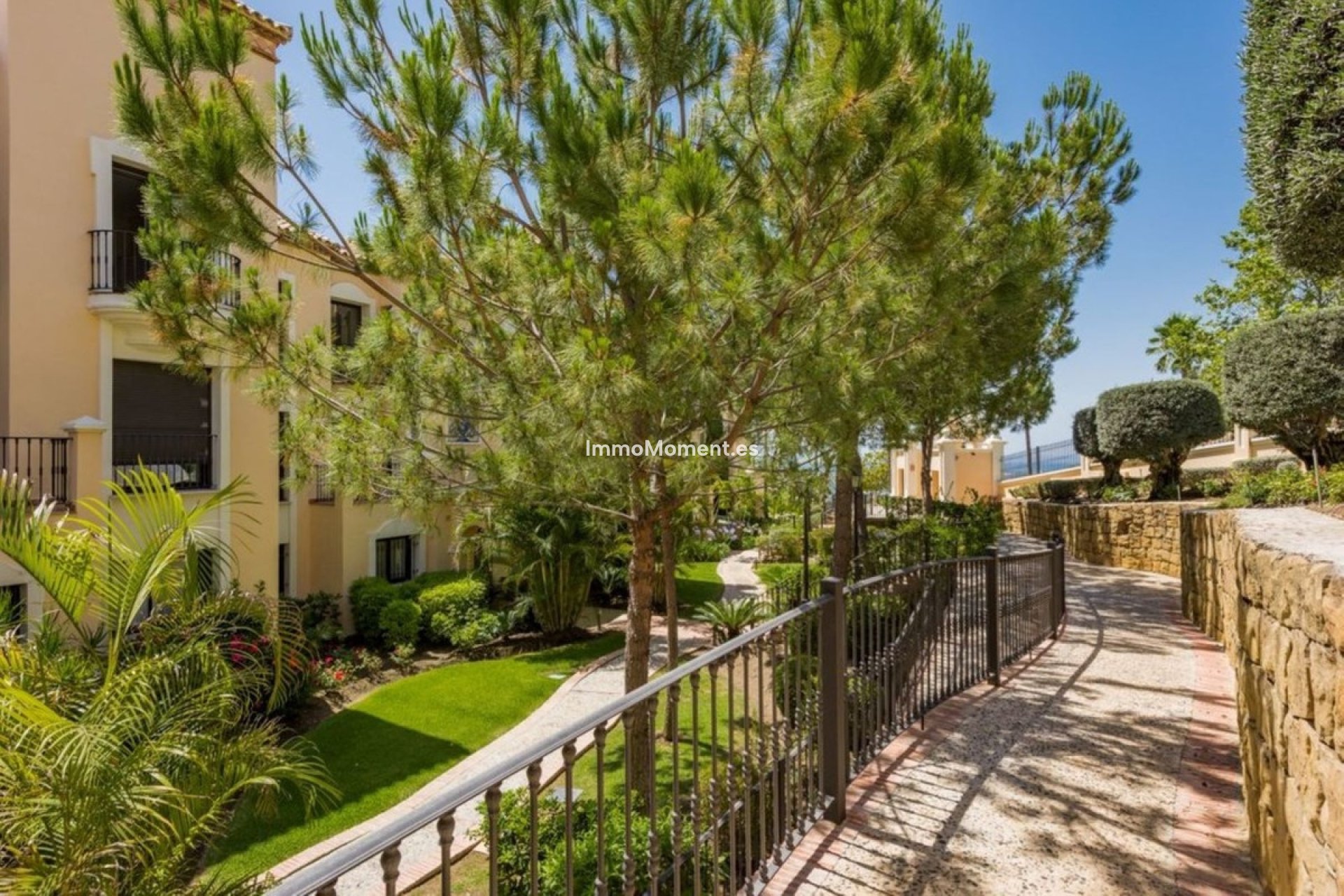 Resale - Apartment - Benahavís - La Quinta