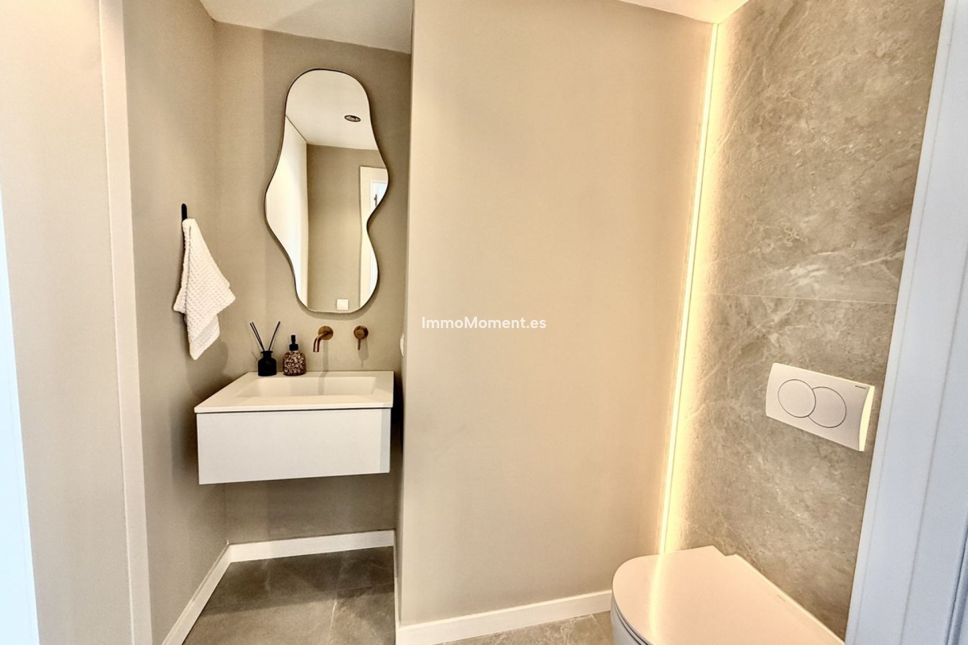 Resale - Apartment - Benahavís - La Quinta