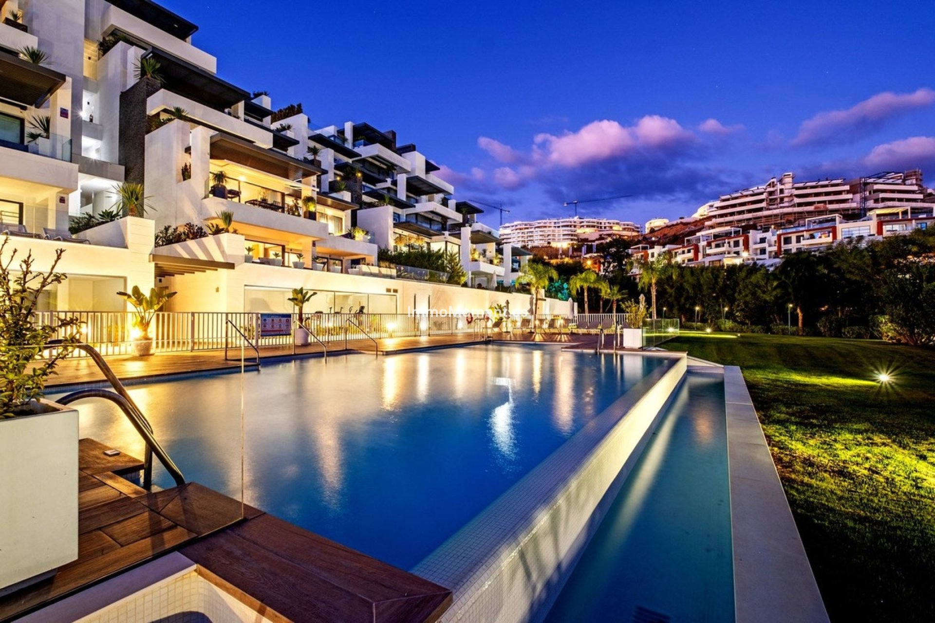 Resale - Apartment - Benahavís - La Quinta