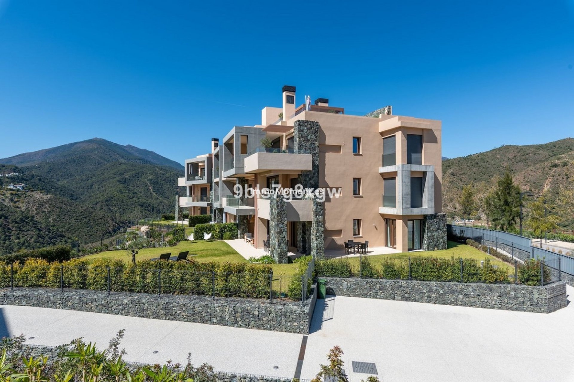 Resale - Apartment - Benahavís - La Quinta