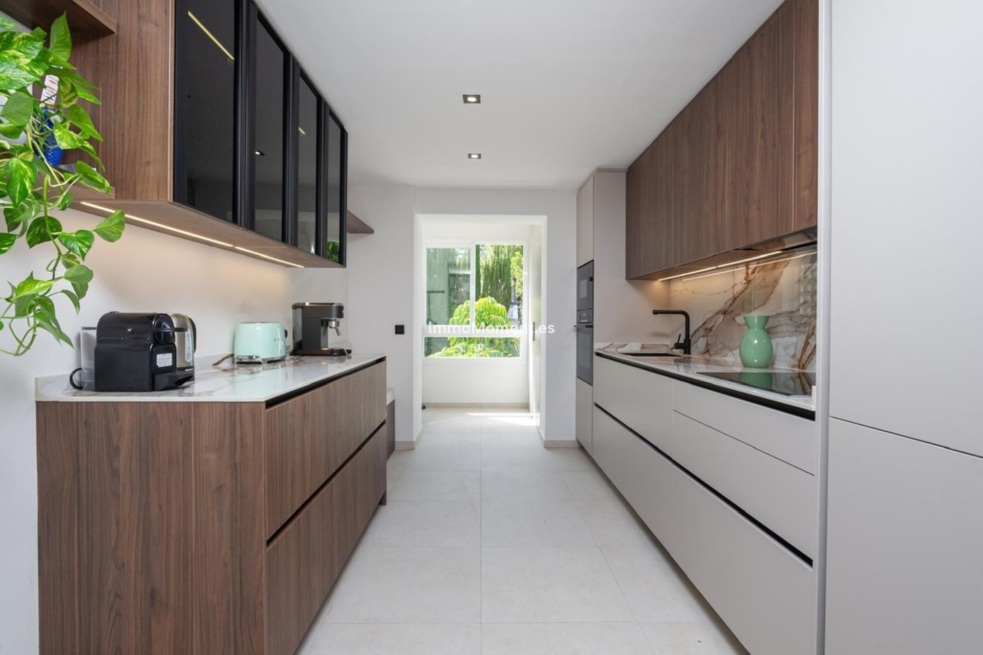 Resale - Apartment - Benahavís - La Quinta