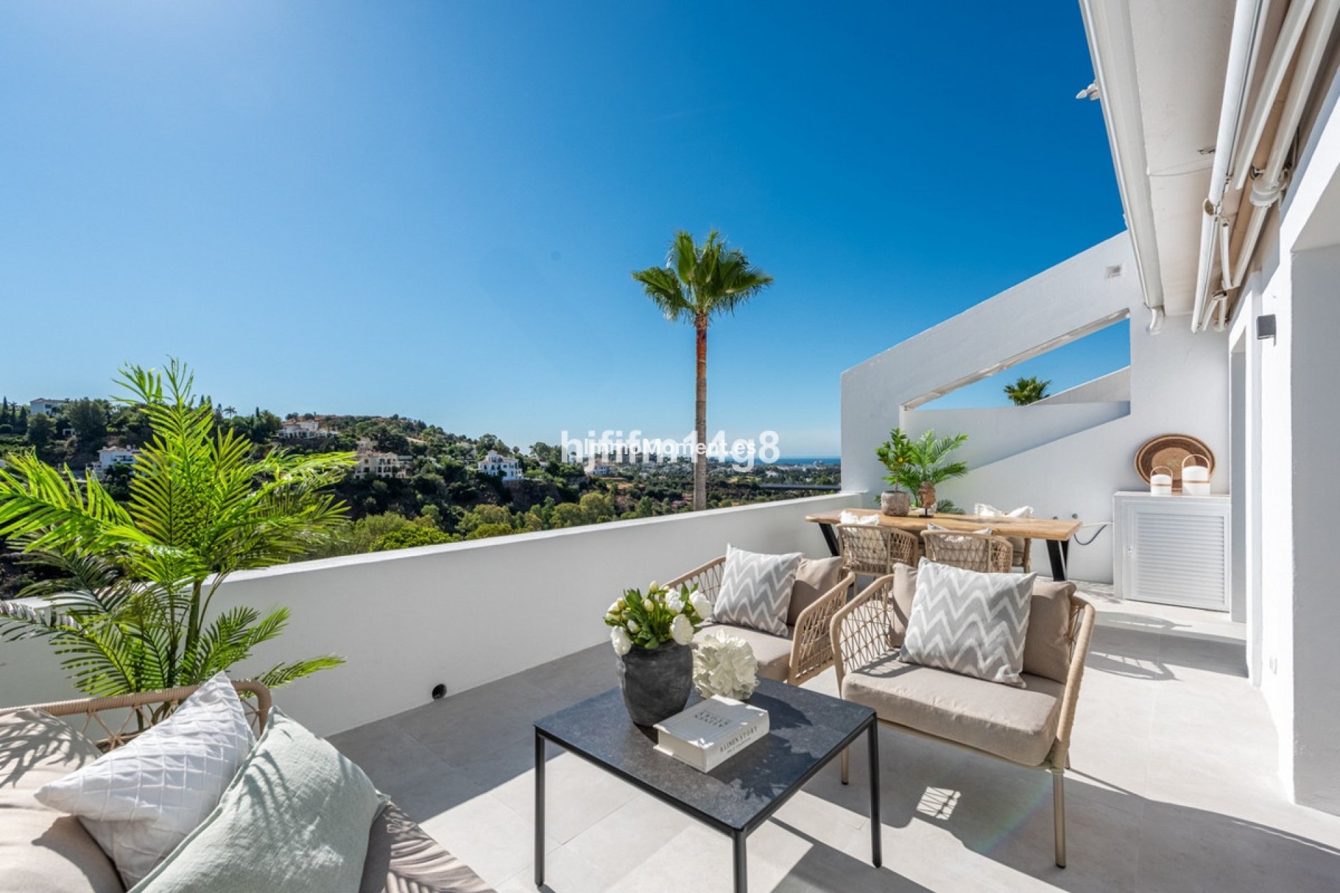 Resale - Apartment - Benahavís - La Quinta