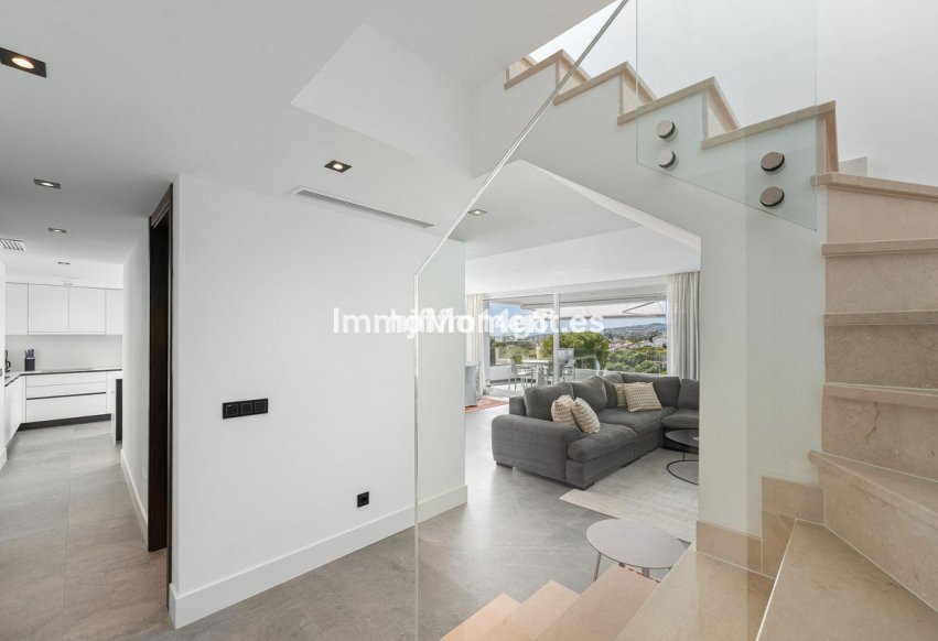 Resale - Apartment - Benahavís - La Quinta