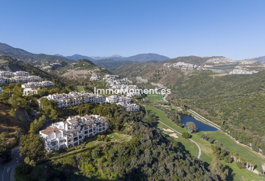 Resale - Apartment - Benahavís - La Quinta